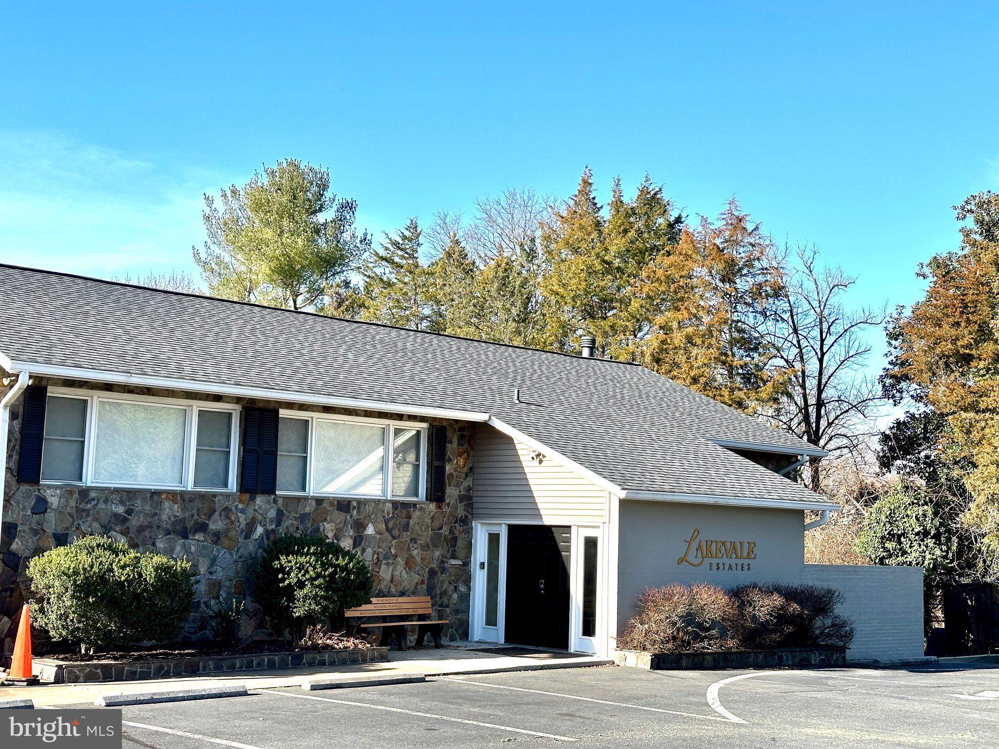 2529 W MEREDITH DRIVE