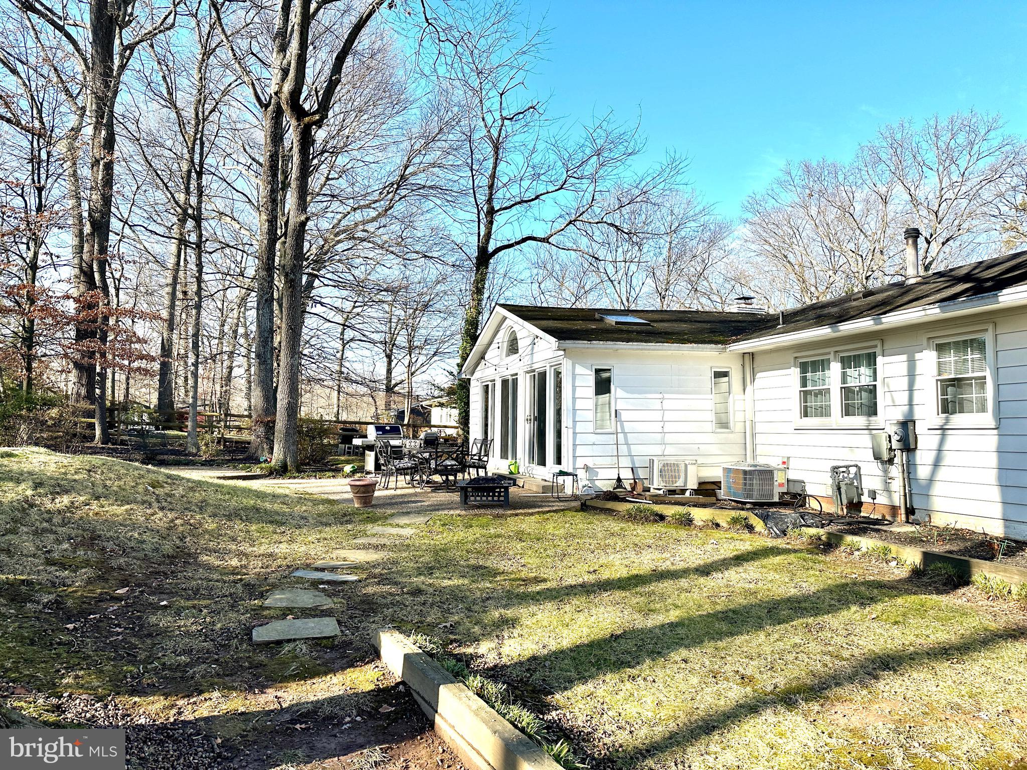 2529 W MEREDITH DRIVE