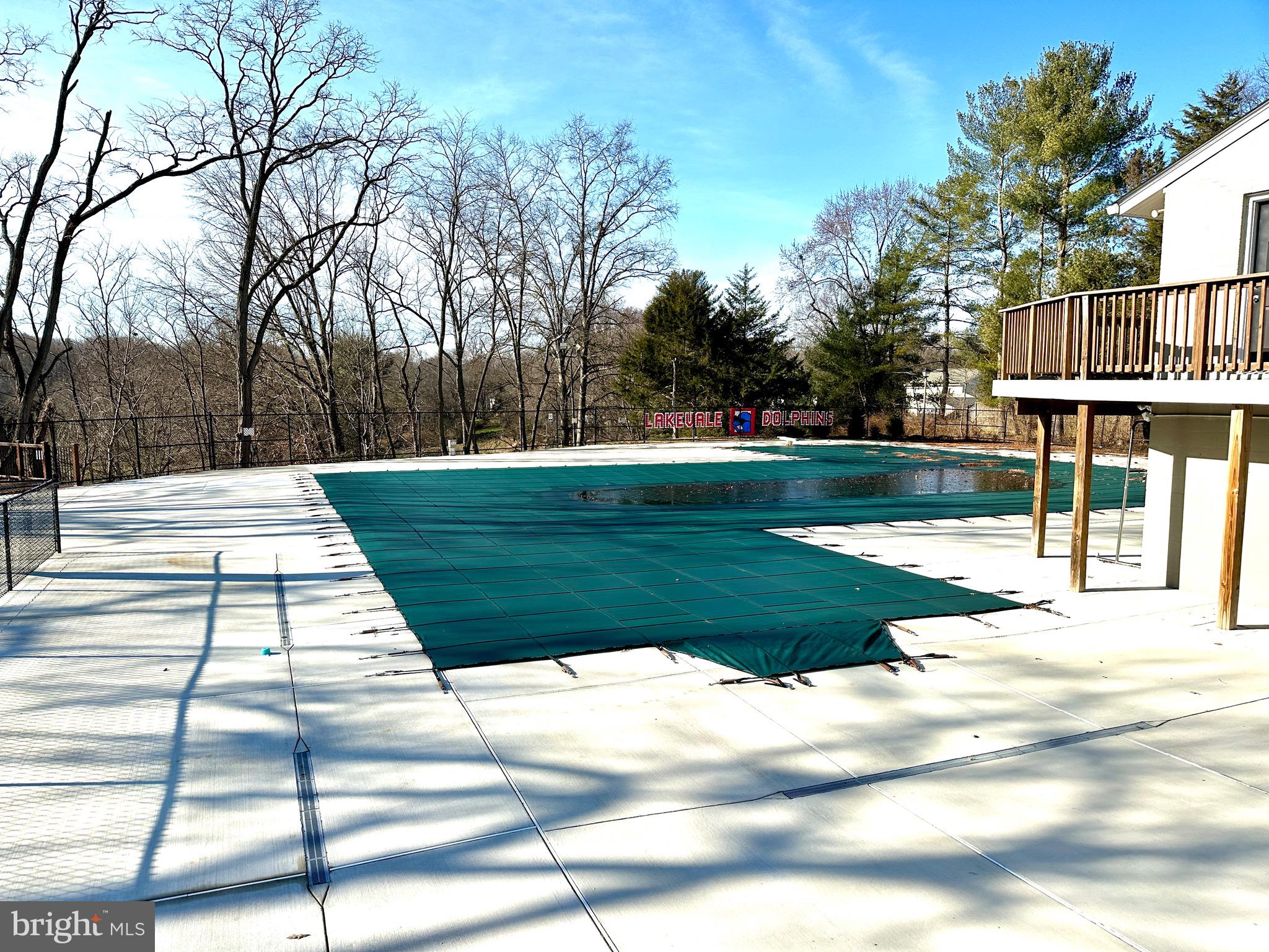 2529 W MEREDITH DRIVE