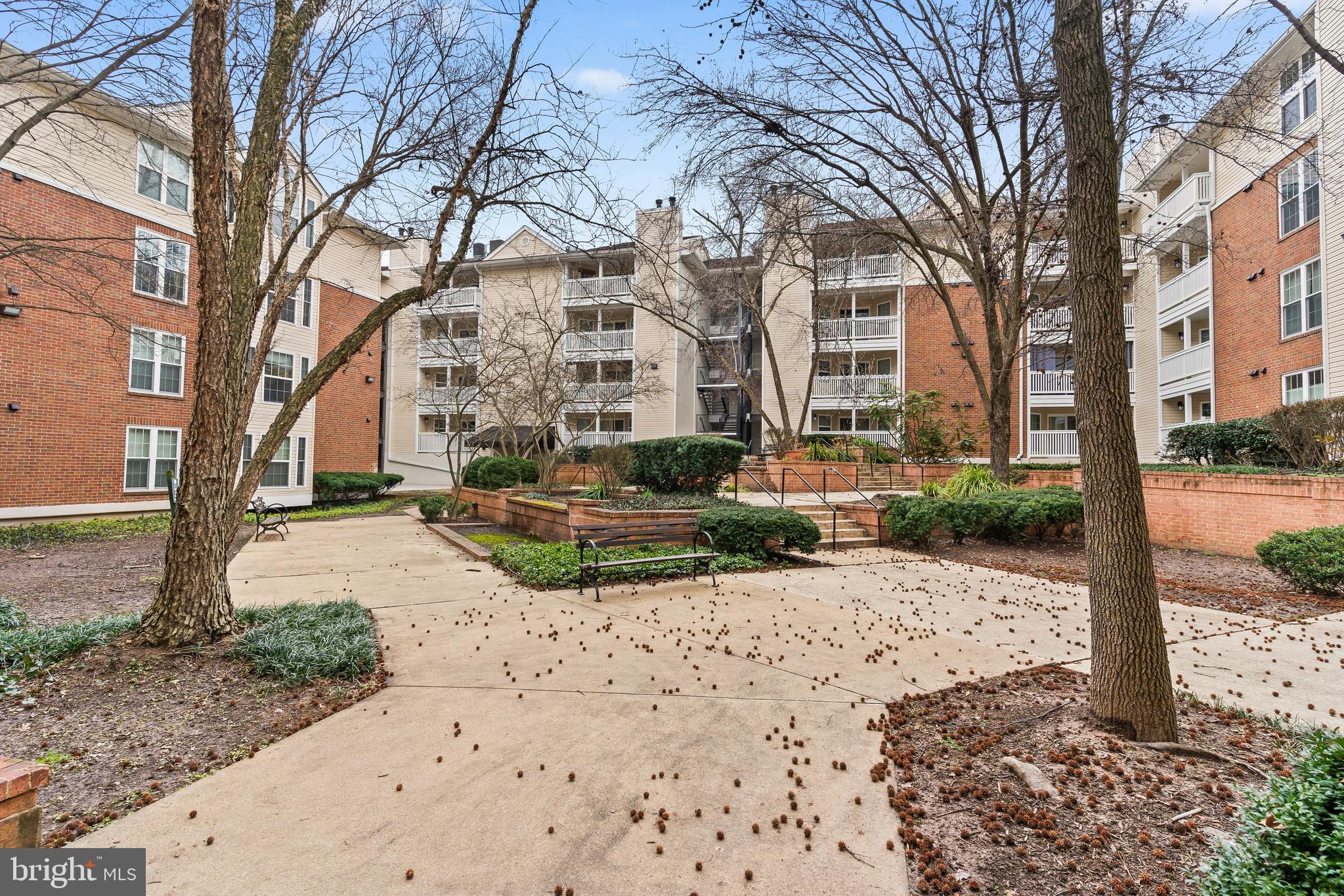 1524 LINCOLN WAY 319