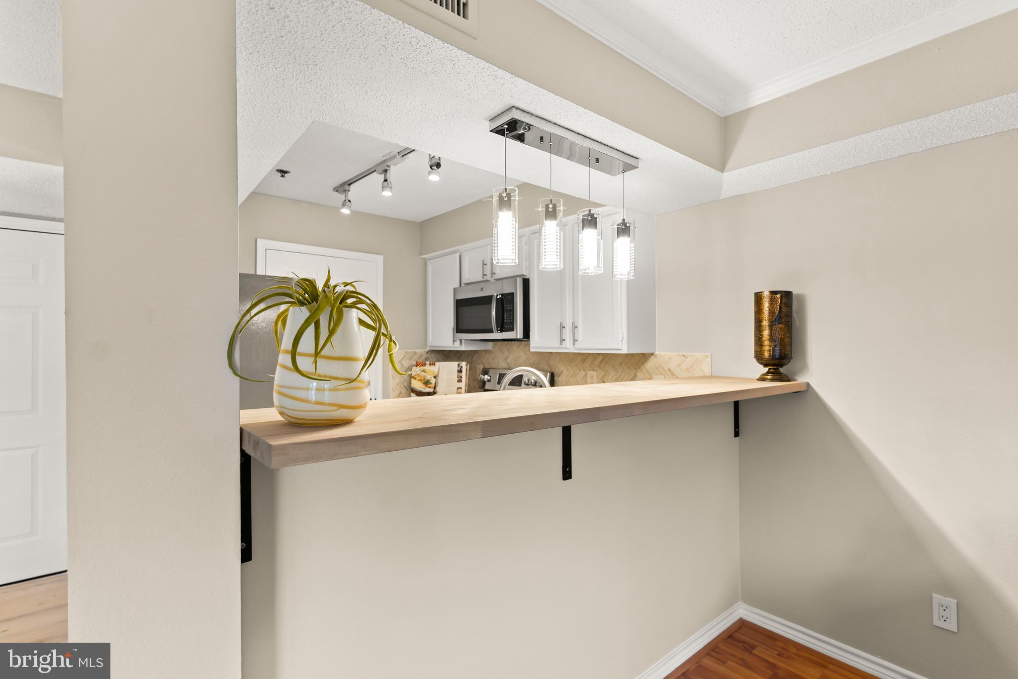 1524 LINCOLN WAY 319