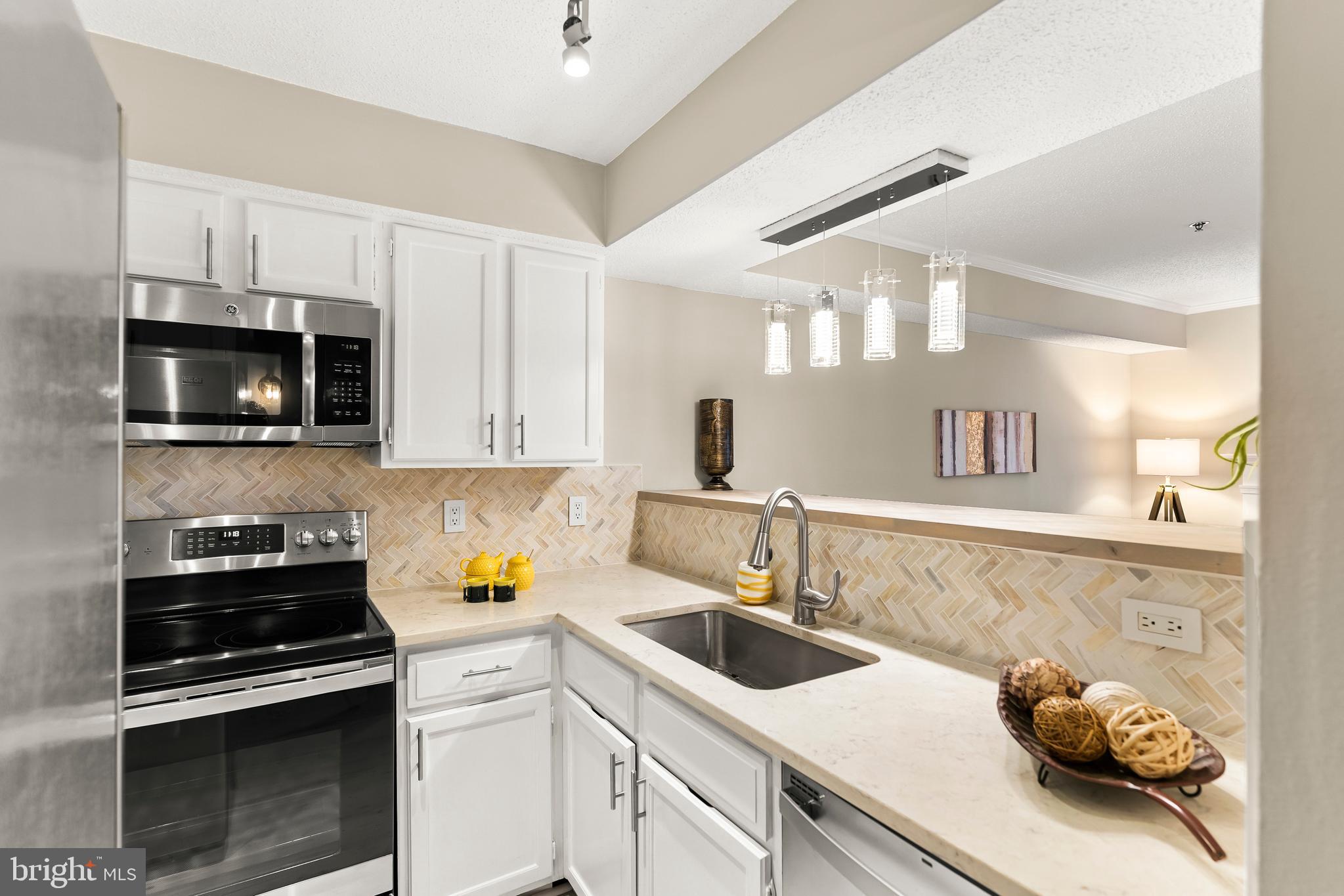 1524 LINCOLN WAY 319