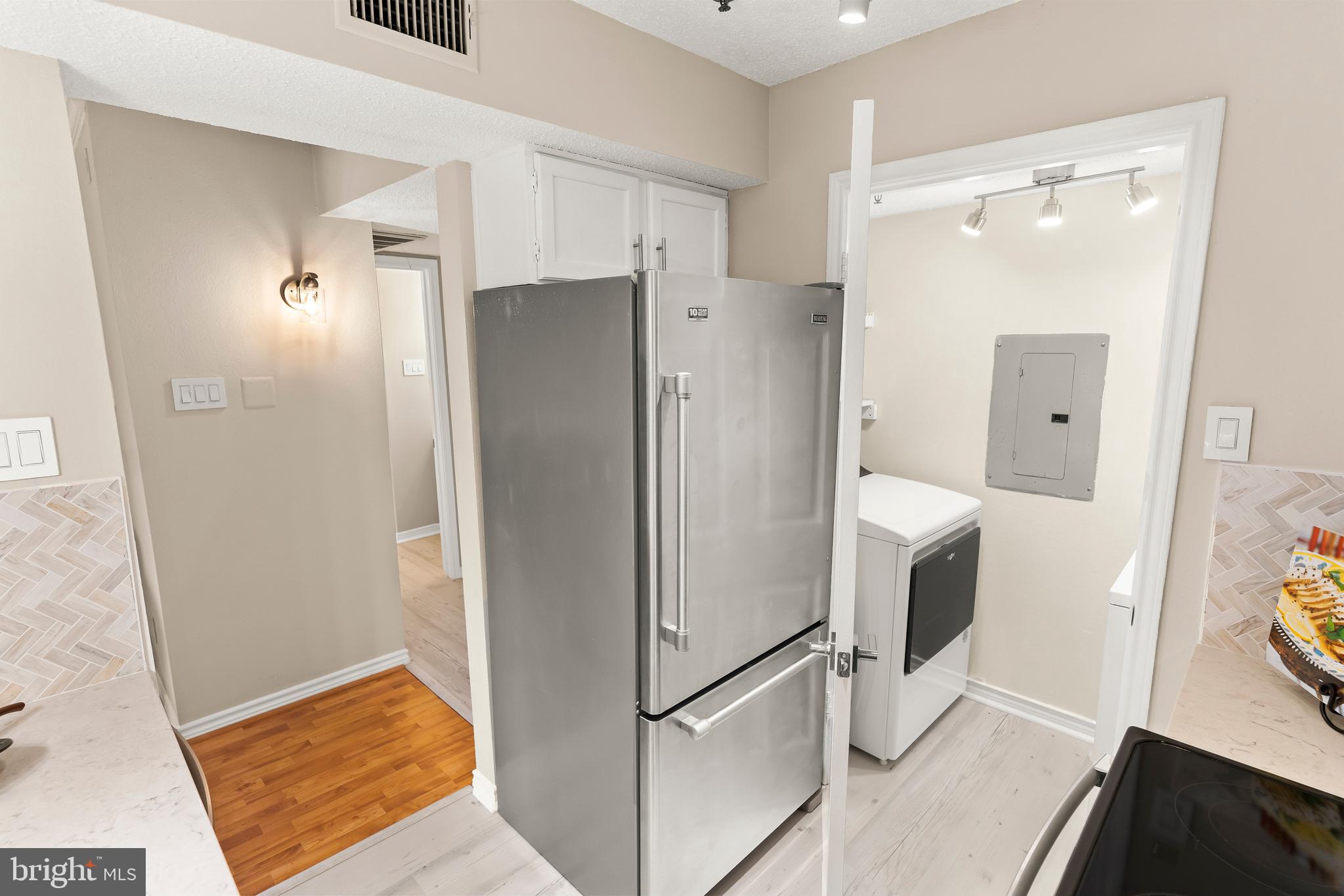 1524 LINCOLN WAY 319