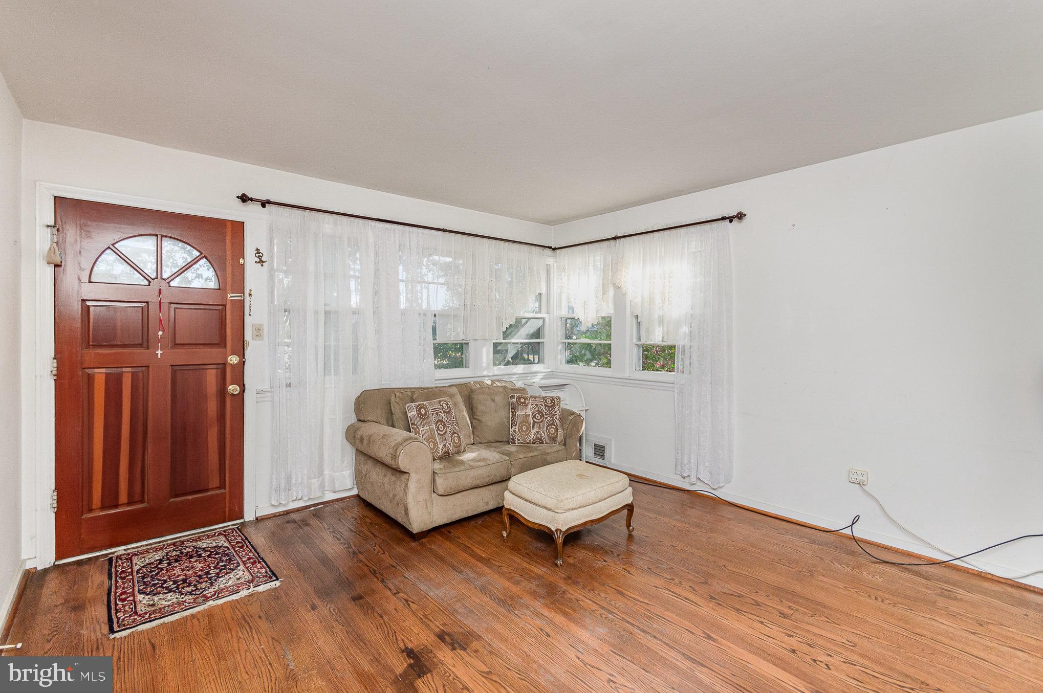 6944 UNIVERSITY DRIVE