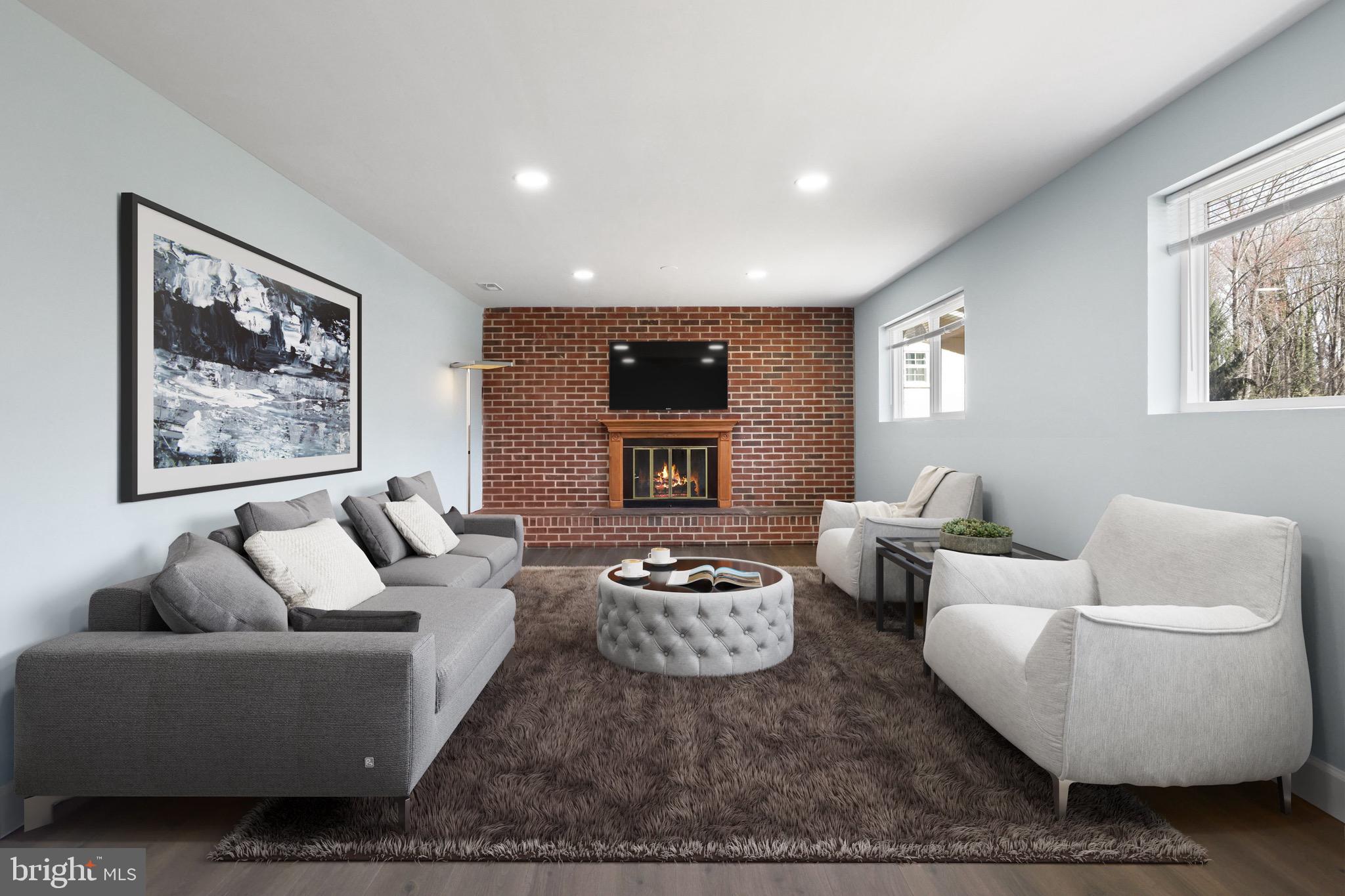 7852 GLENISTER DRIVE