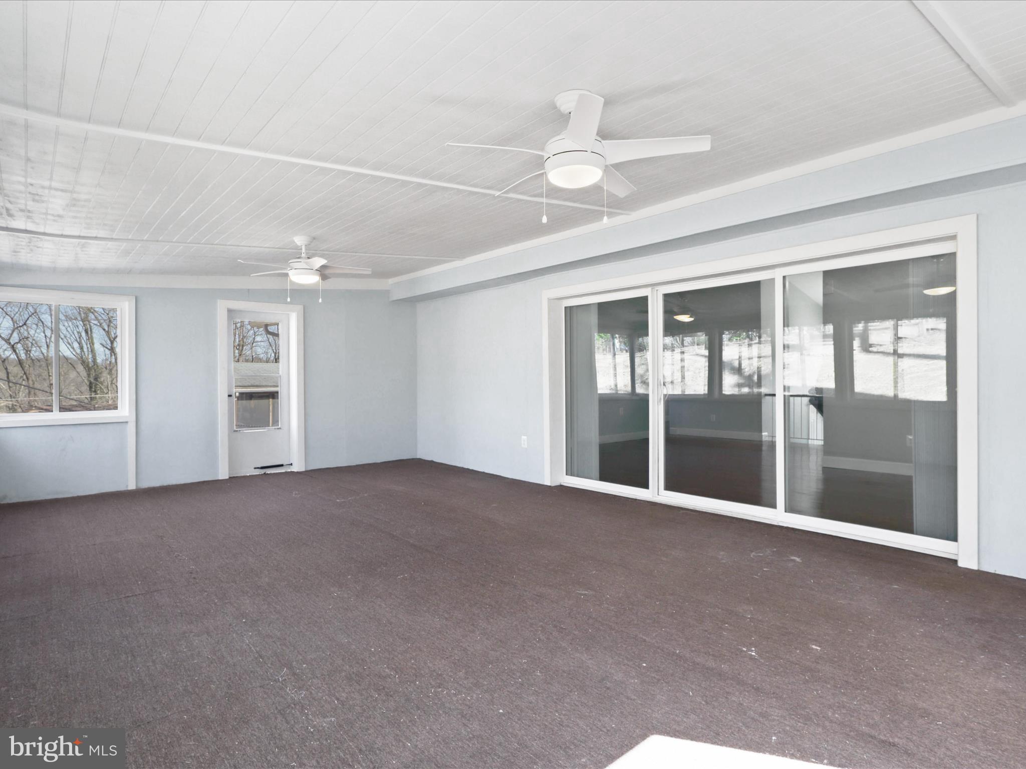 7852 GLENISTER DRIVE