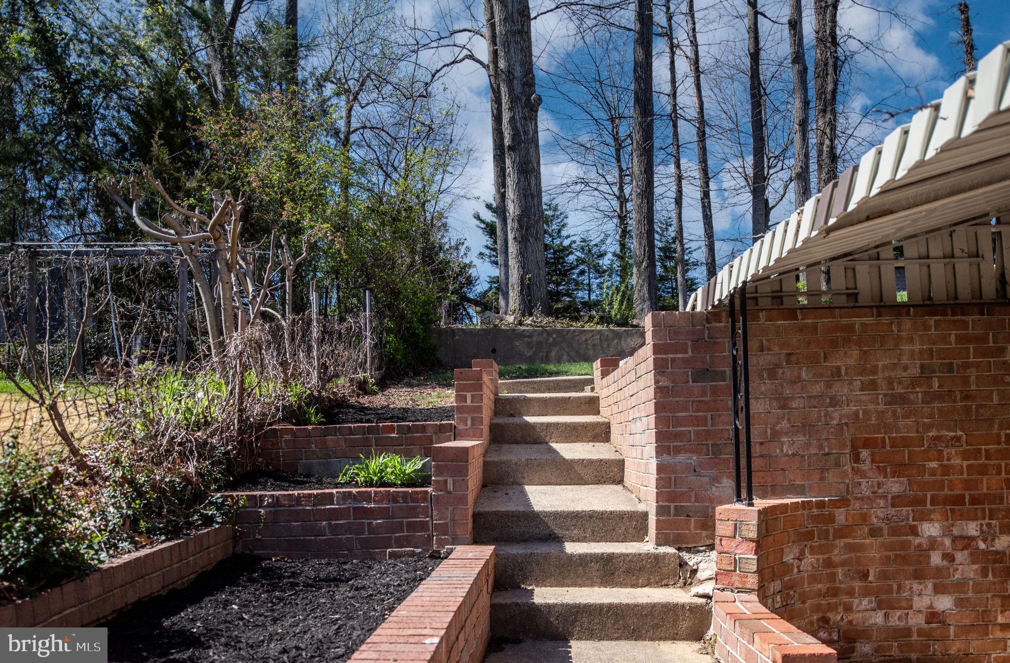 5524 EASTBOURNE DRIVE