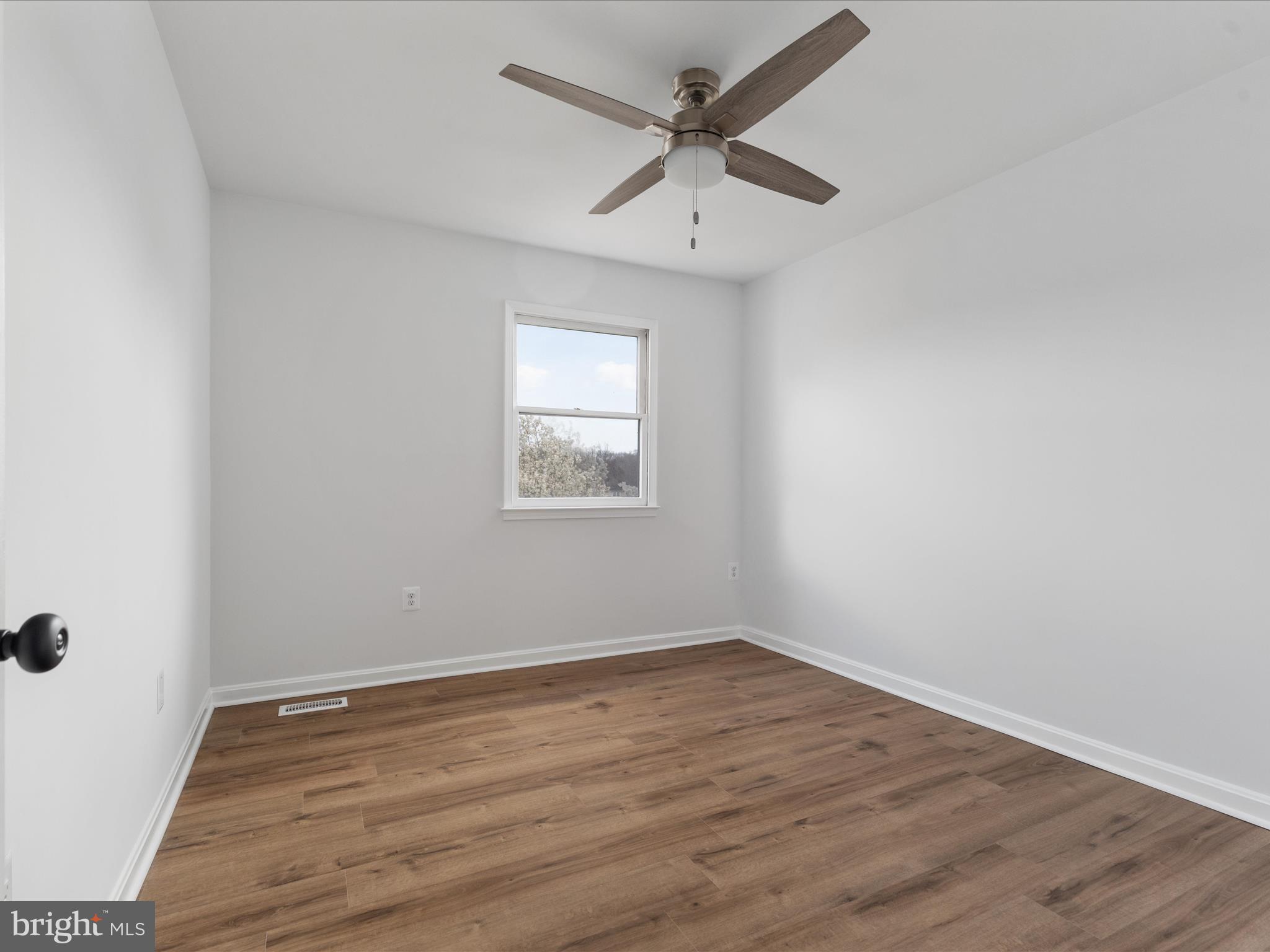 5321 LAKE COVE COURT