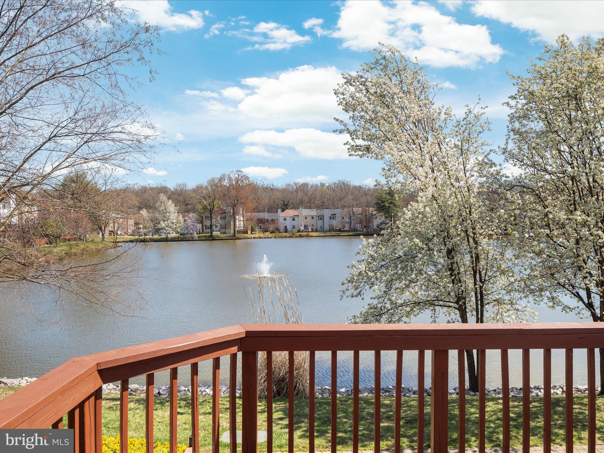 5321 LAKE COVE COURT