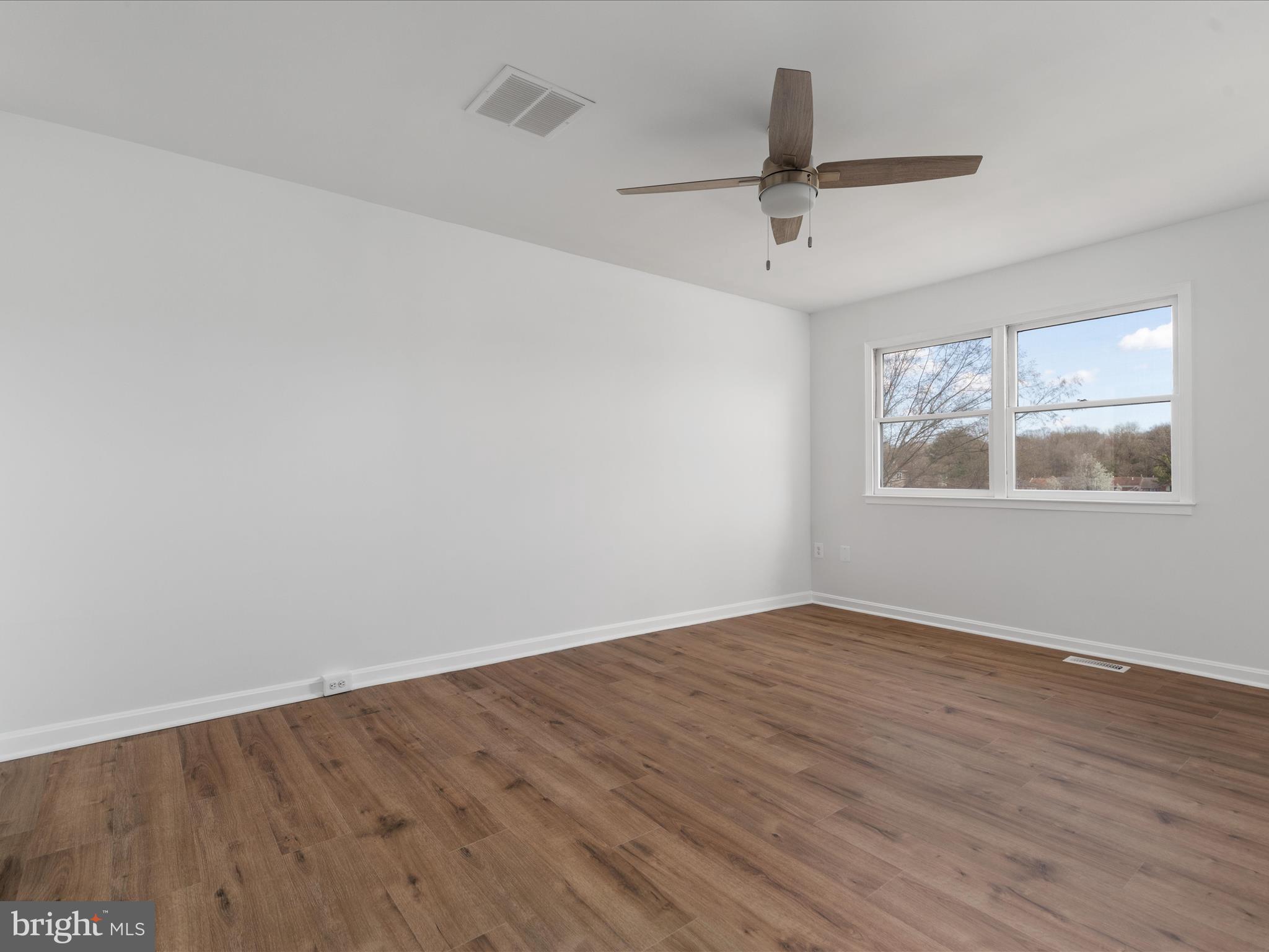 5321 LAKE COVE COURT