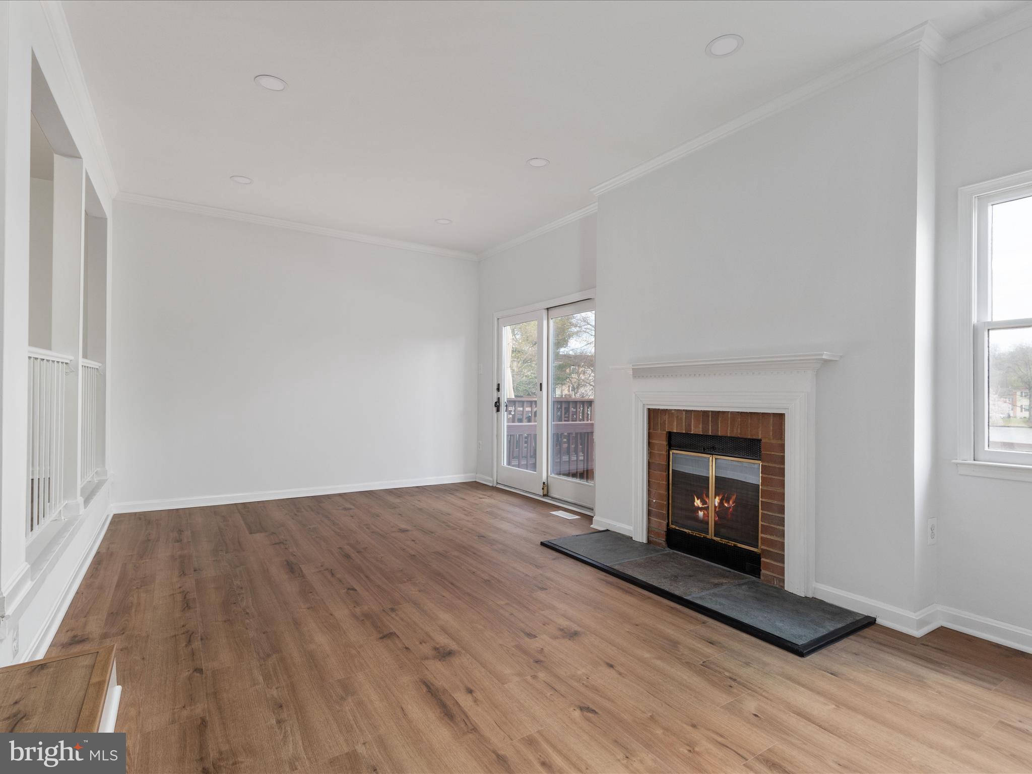 5321 LAKE COVE COURT