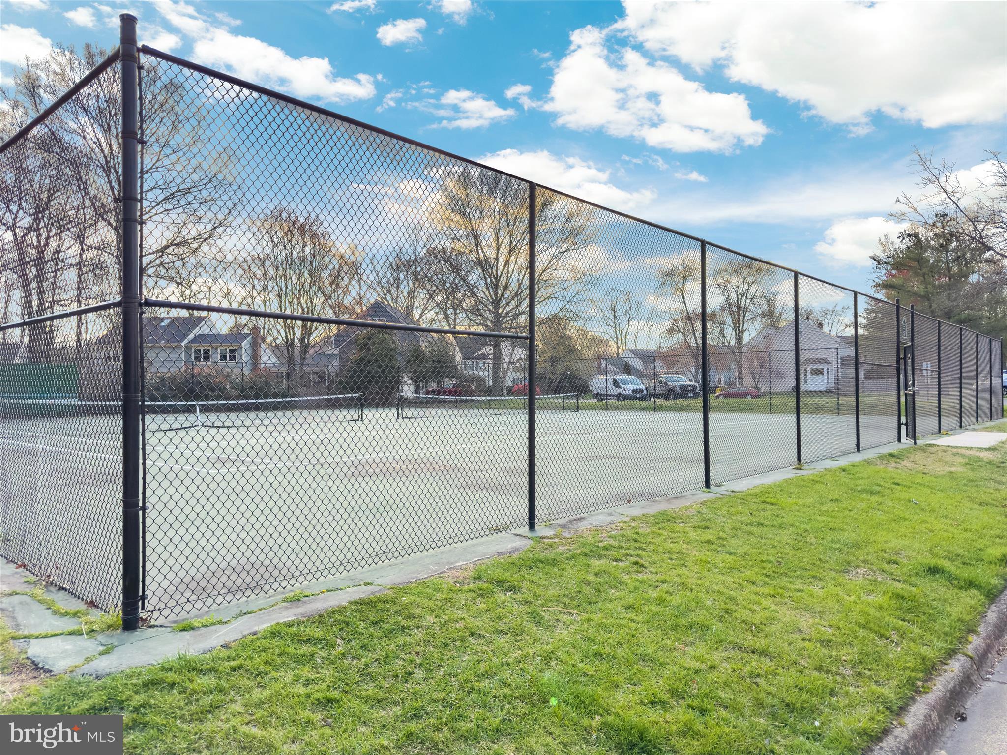 5321 LAKE COVE COURT