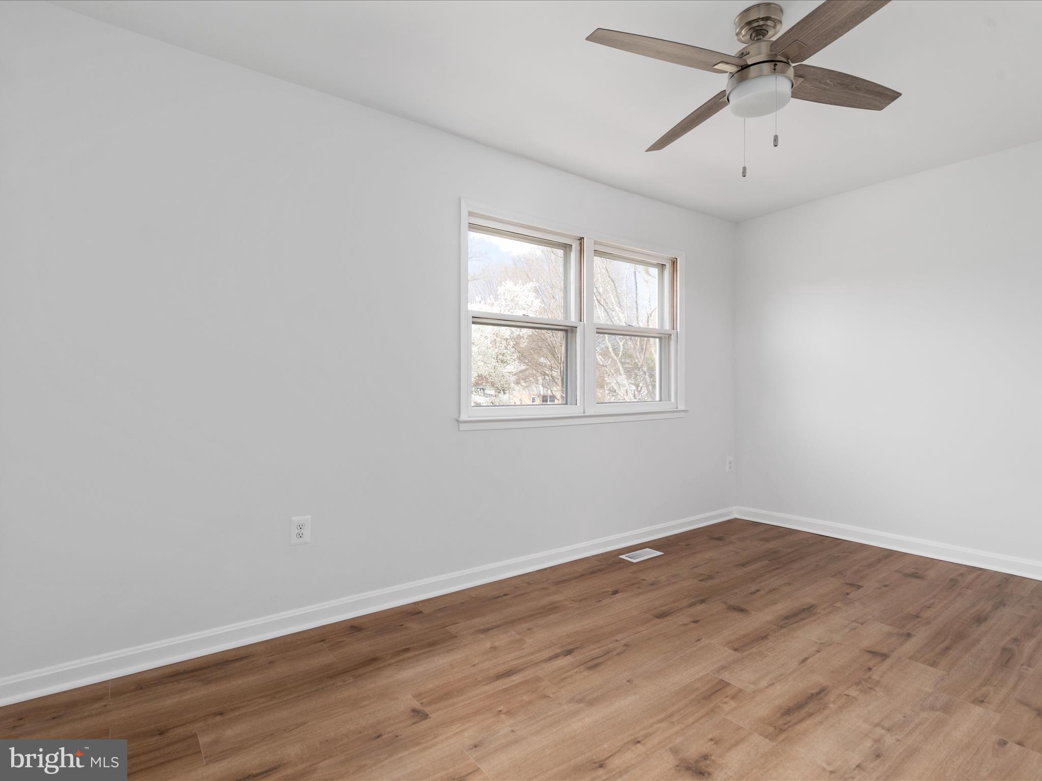 5321 LAKE COVE COURT