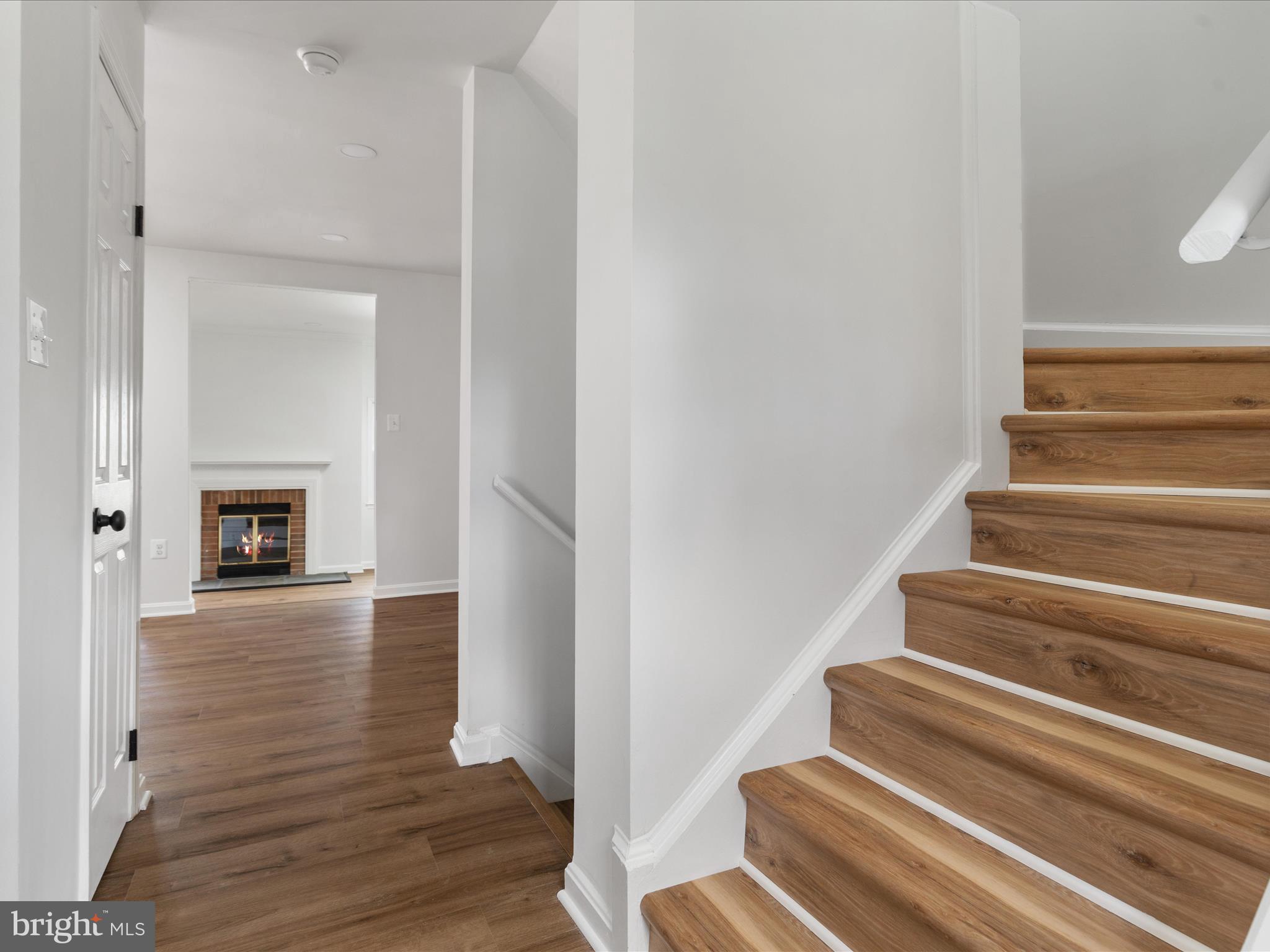 5321 LAKE COVE COURT
