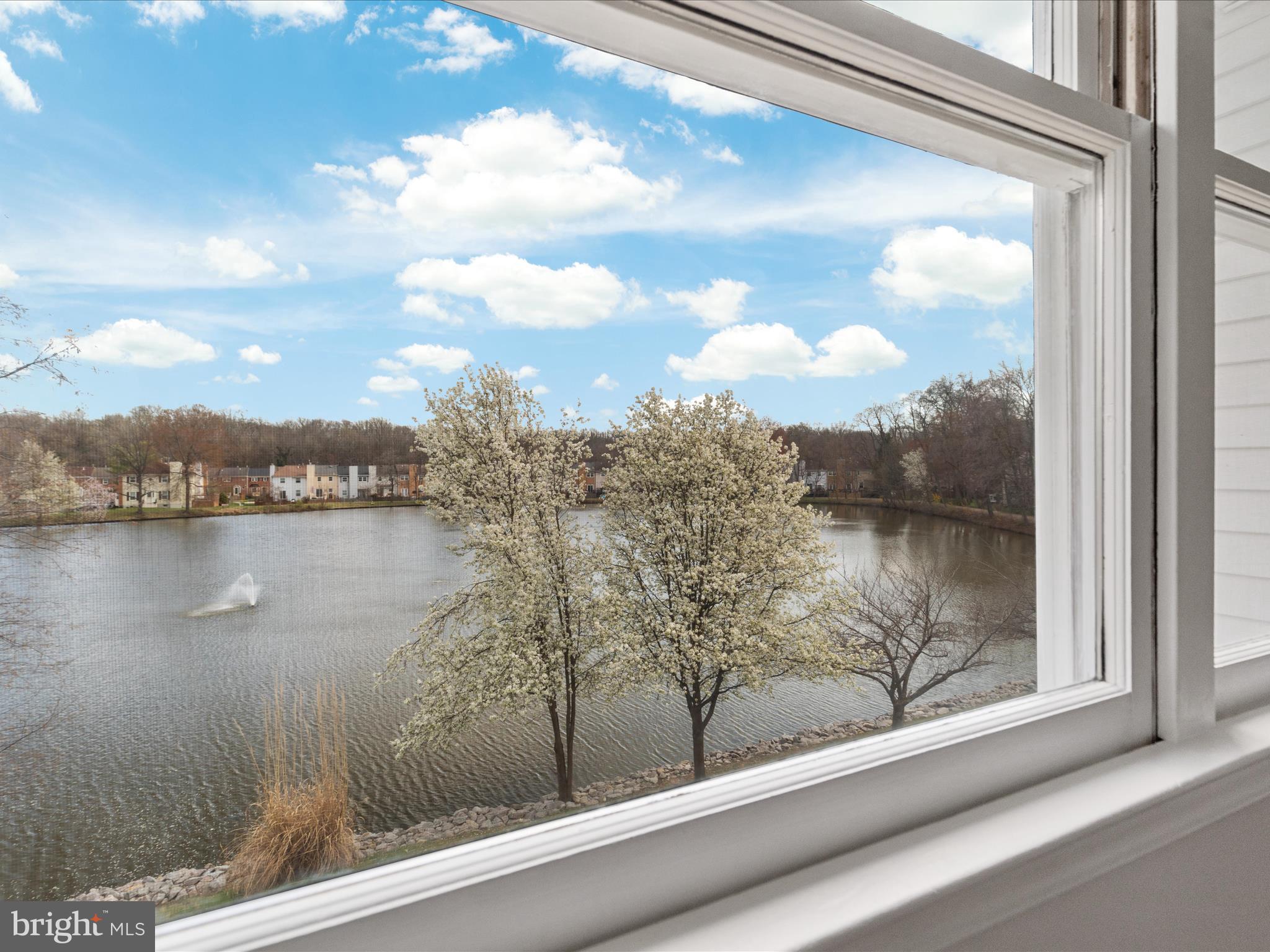 5321 LAKE COVE COURT