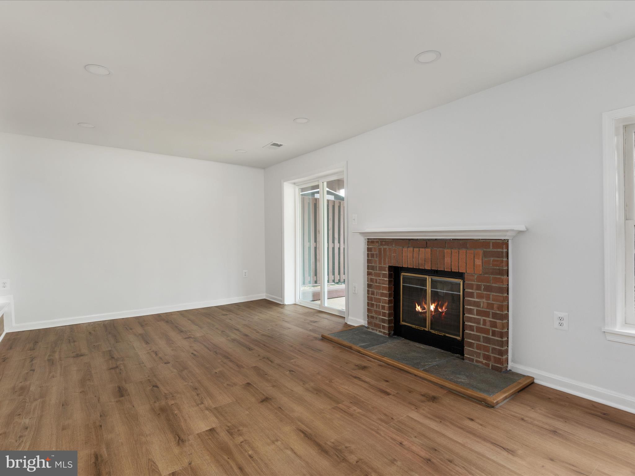 5321 LAKE COVE COURT