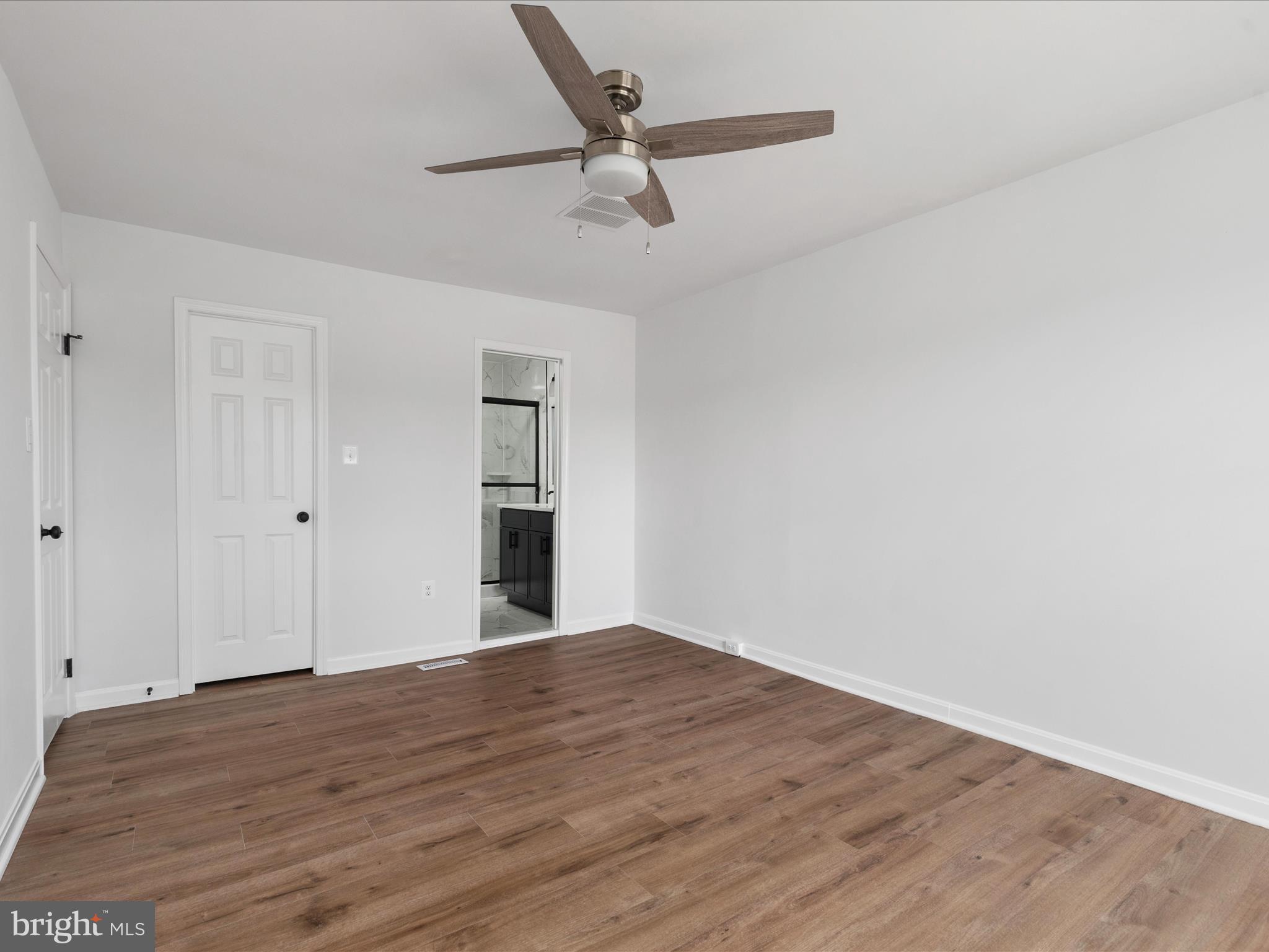 5321 LAKE COVE COURT