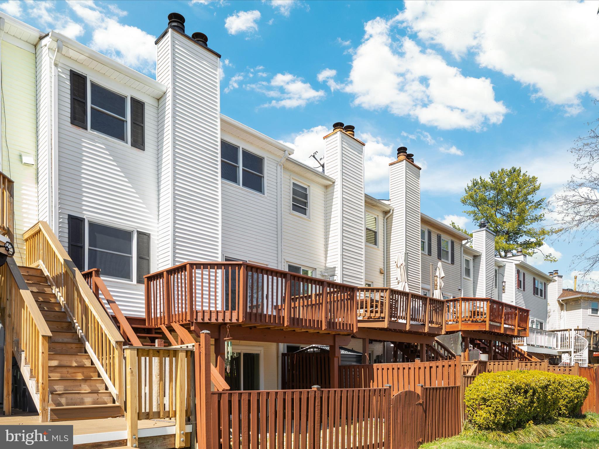 5321 LAKE COVE COURT