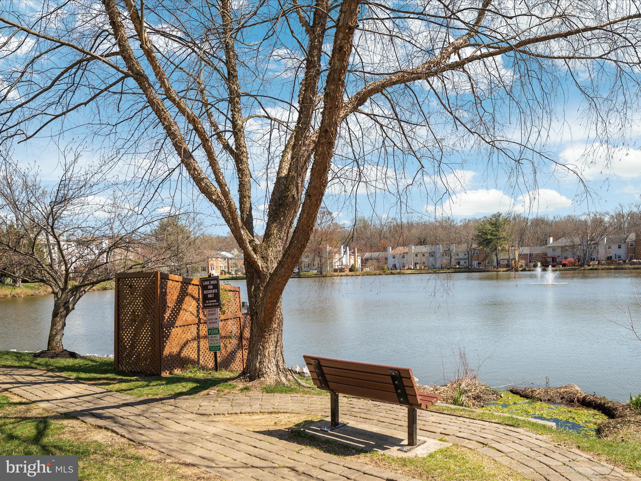 5321 LAKE COVE COURT