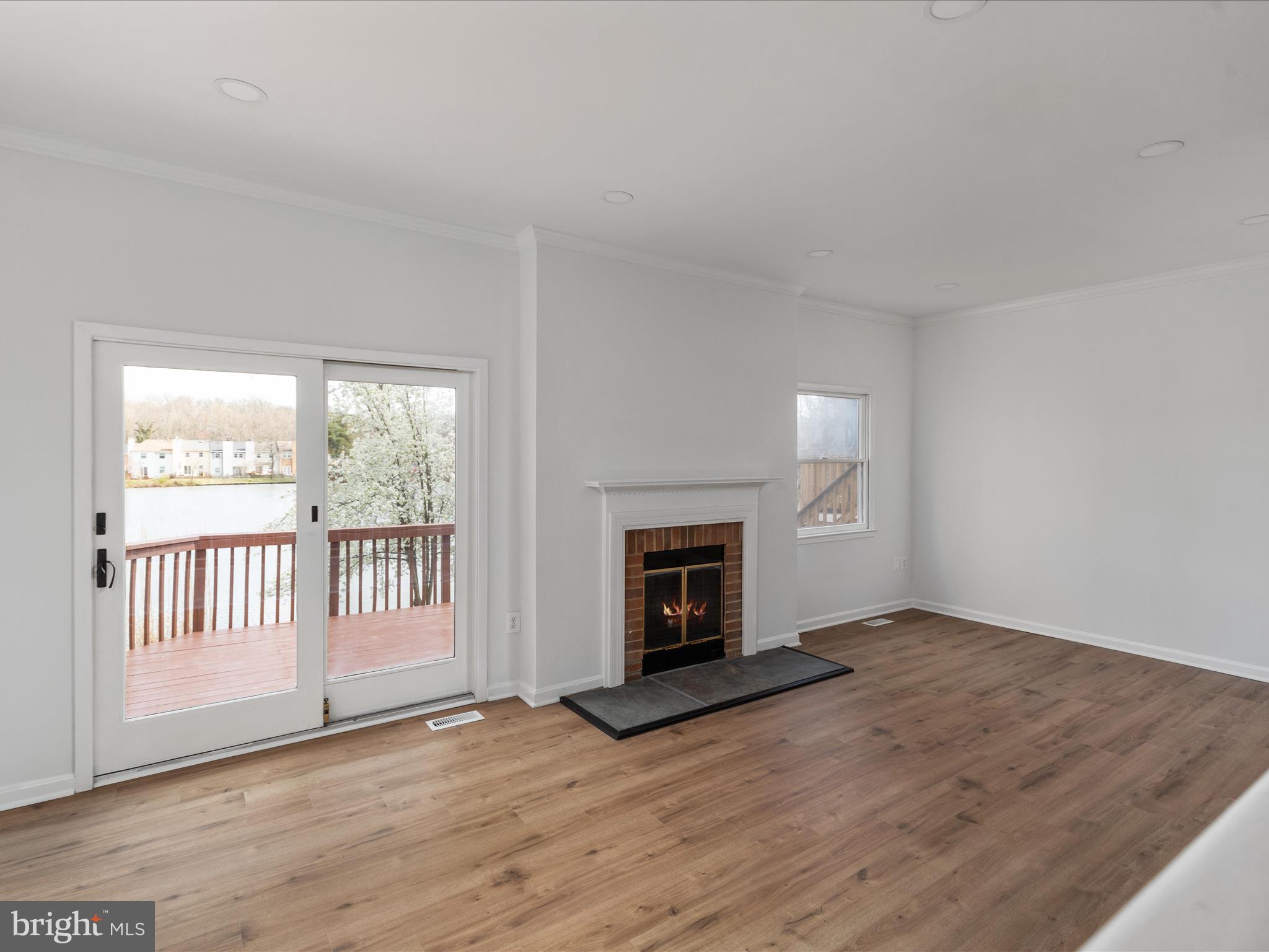 5321 LAKE COVE COURT
