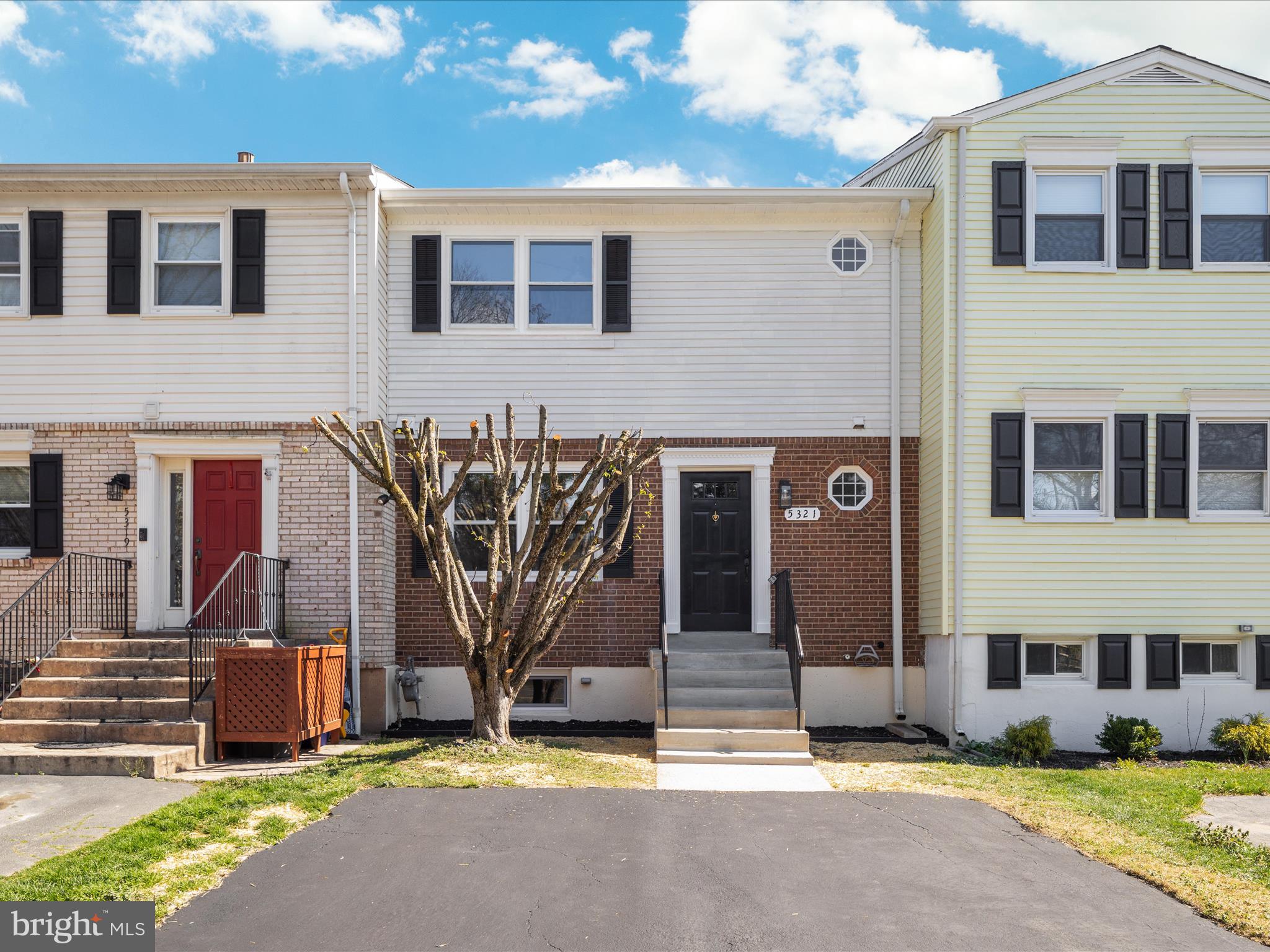 5321 LAKE COVE COURT