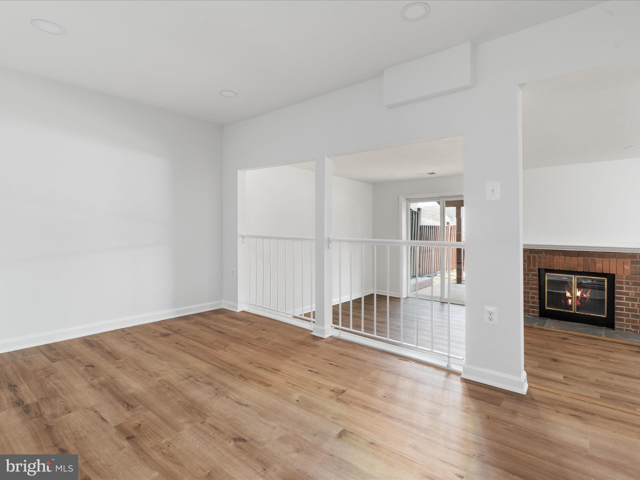 5321 LAKE COVE COURT