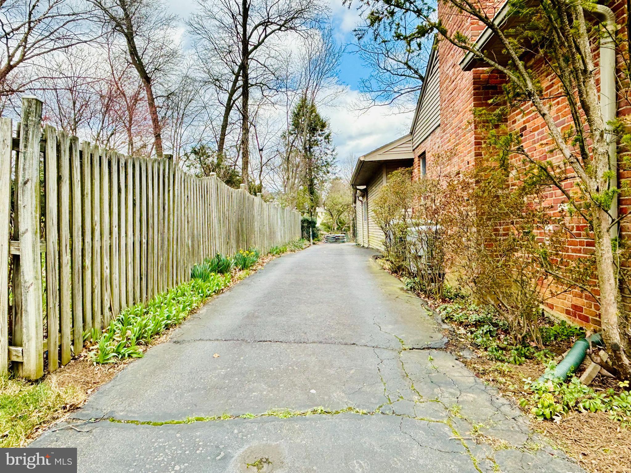 2405 BARBOUR ROAD