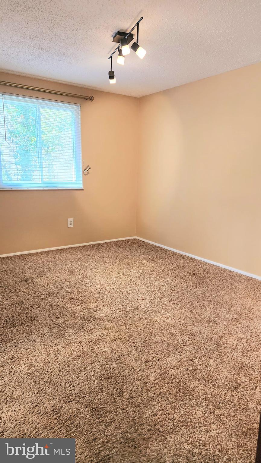 5880 JACKSONS OAK COURT