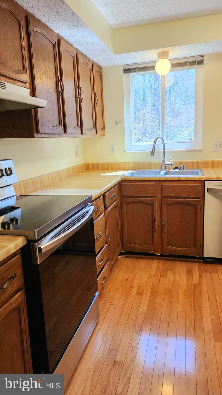 5880 JACKSONS OAK COURT