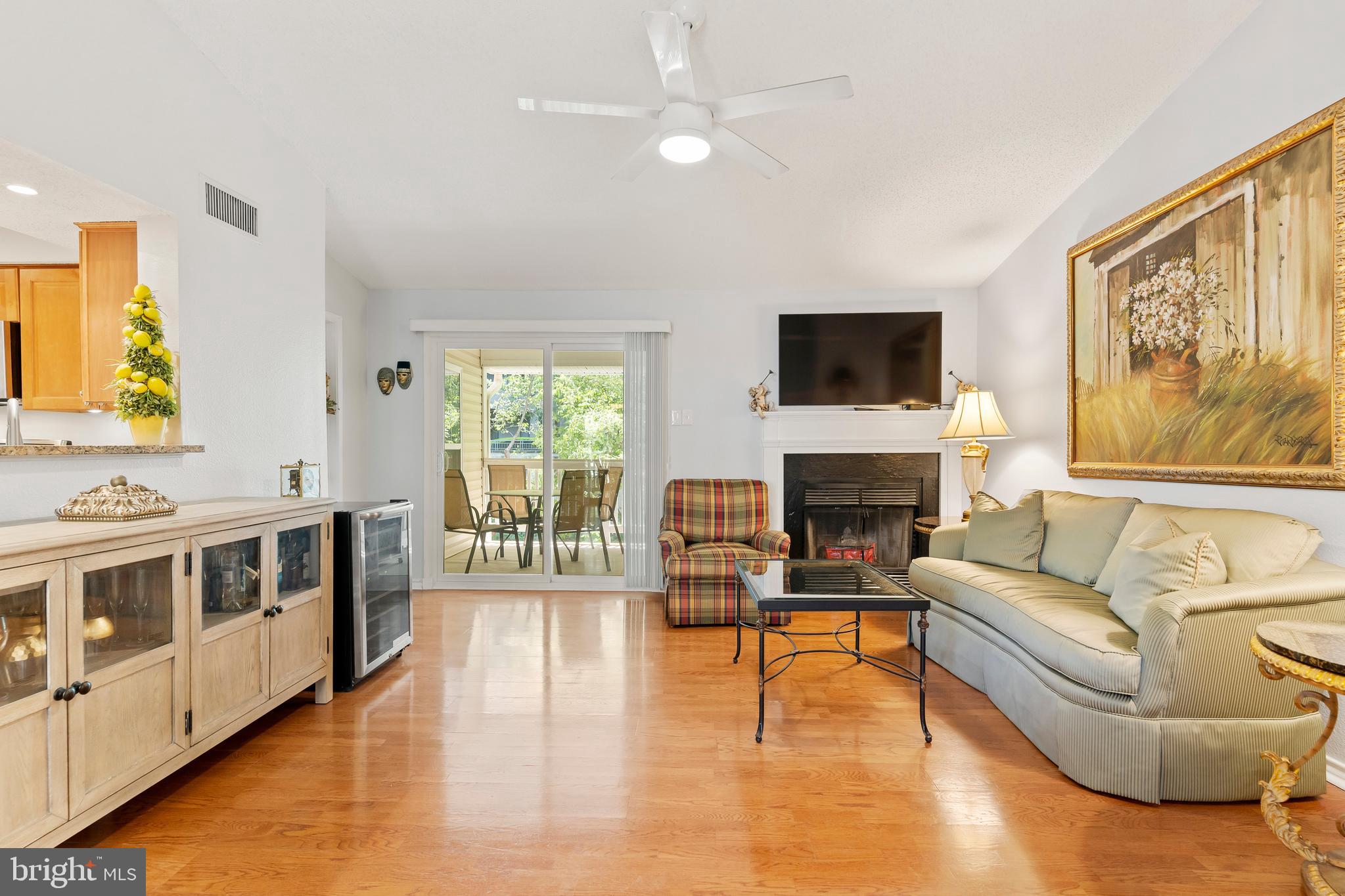 1517 LINCOLN WAY 301