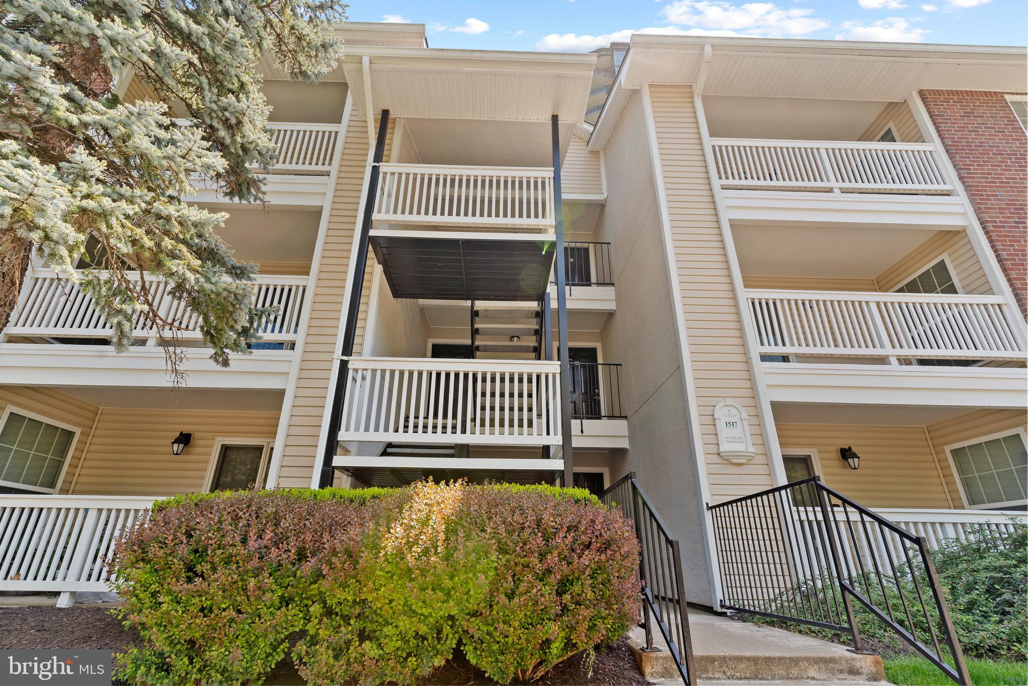 1517 LINCOLN WAY 301