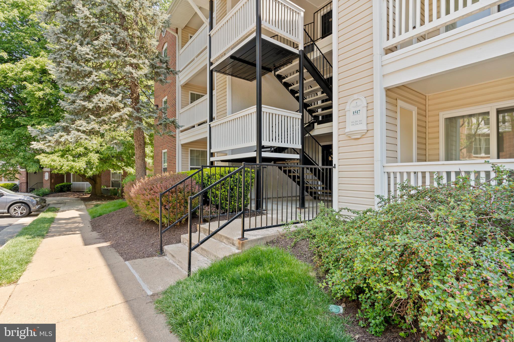 1517 LINCOLN WAY 301