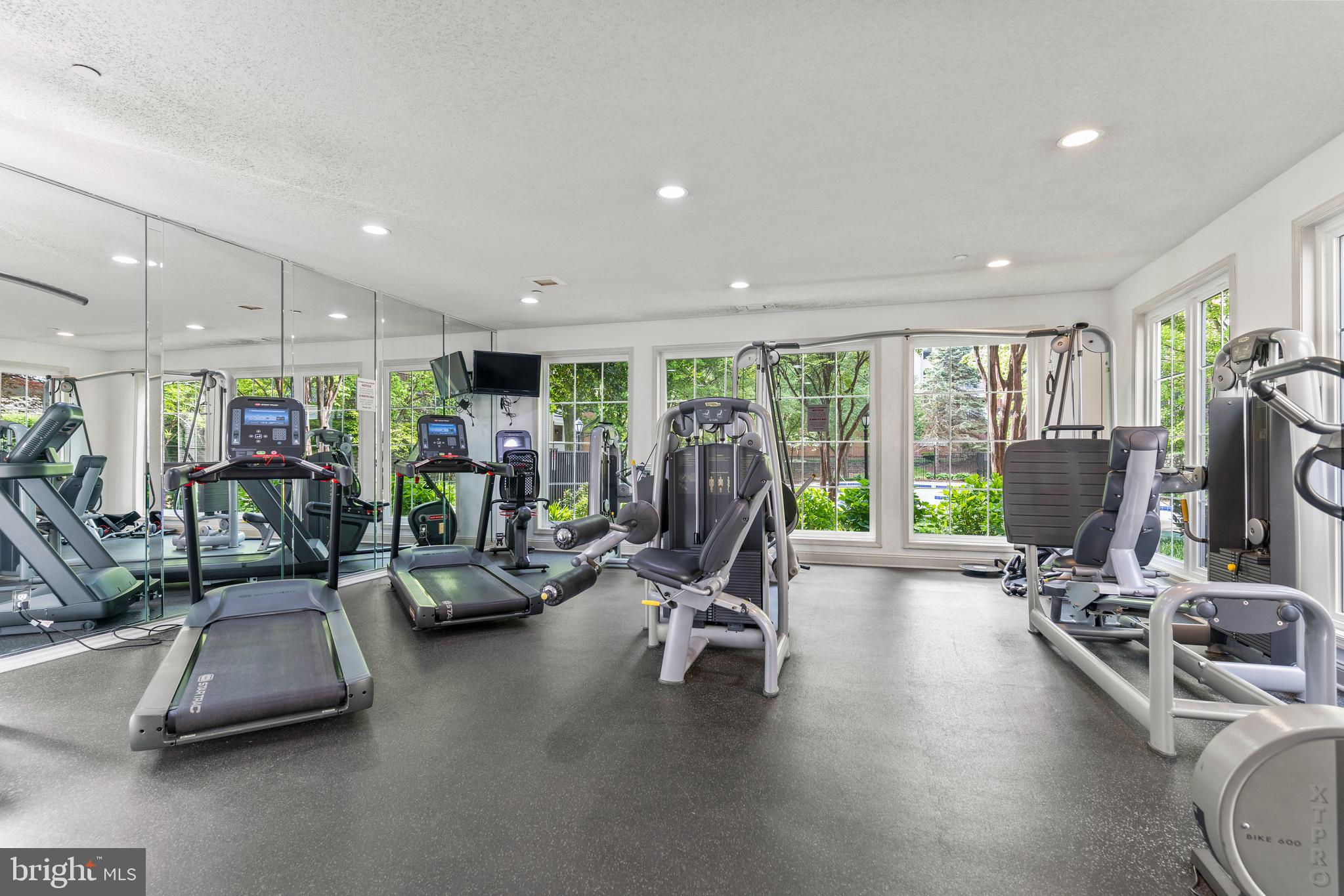 1517 LINCOLN WAY 301