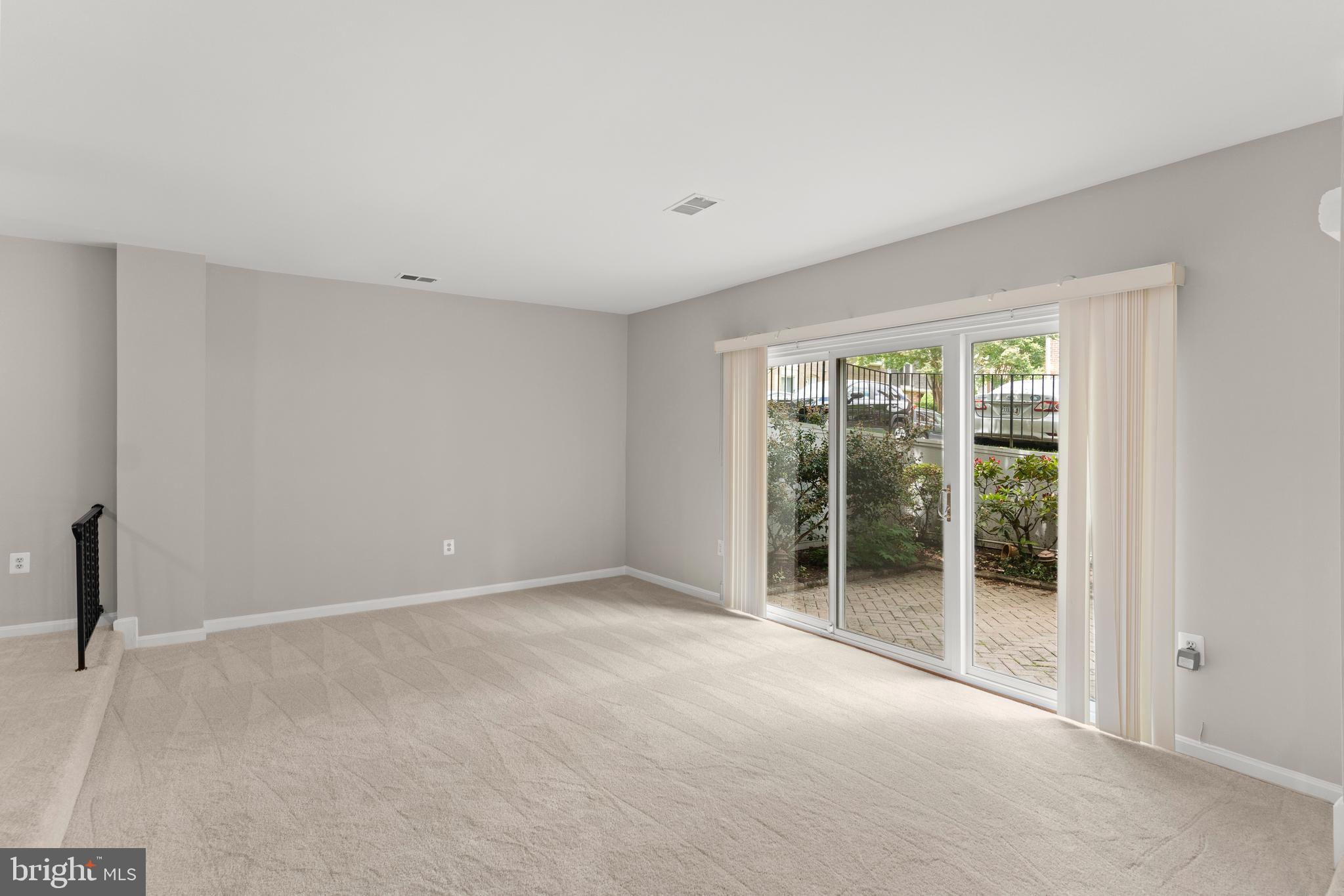 3865 PERSIMMON CIRCLE