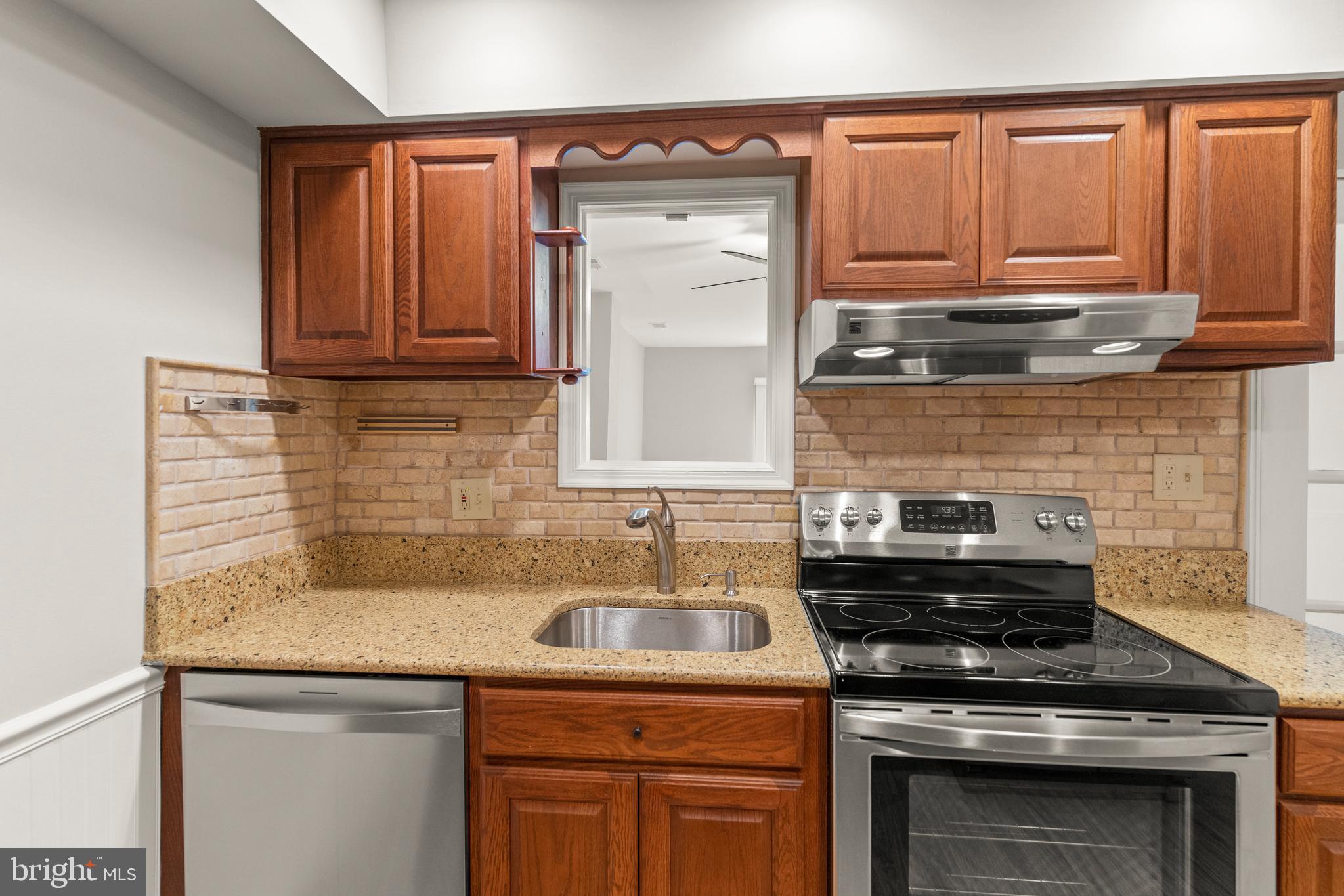 3865 PERSIMMON CIRCLE