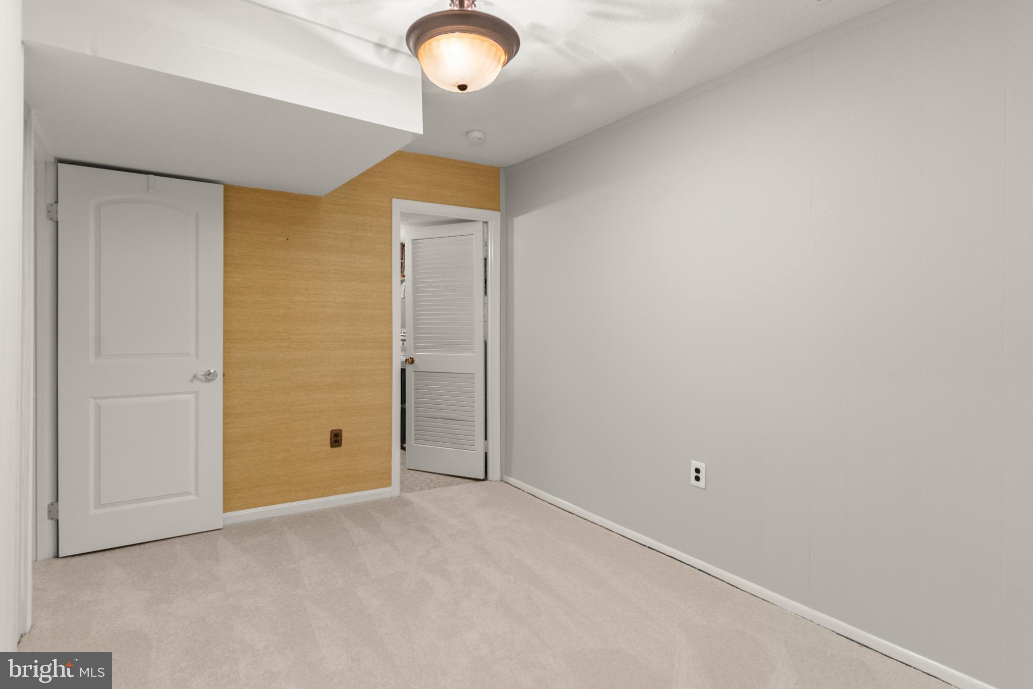 3865 PERSIMMON CIRCLE