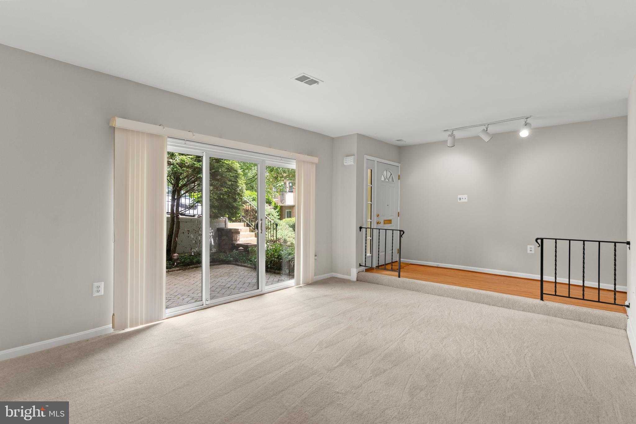 3865 PERSIMMON CIRCLE