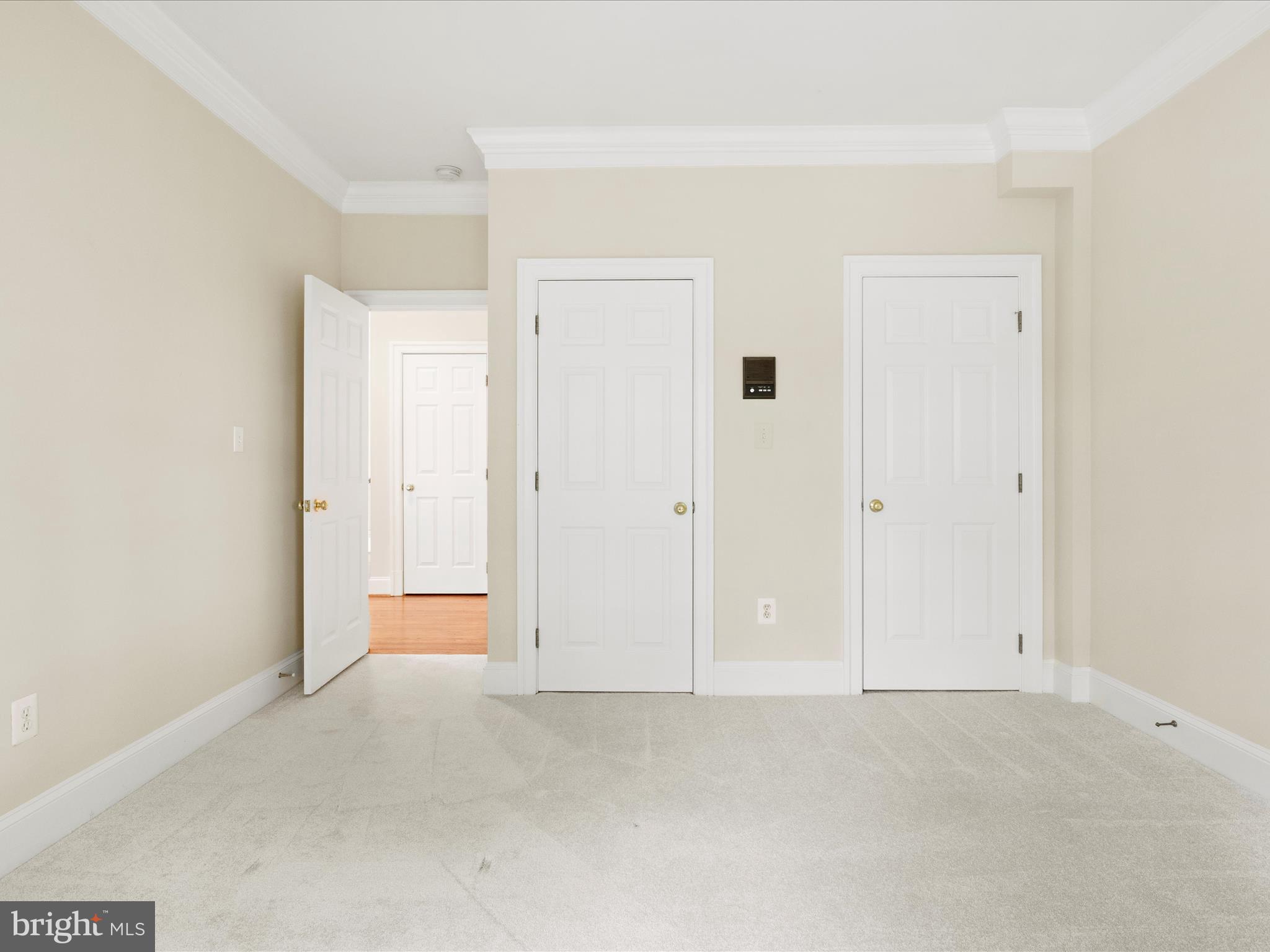 2041 MAYFAIR MCLEAN COURT