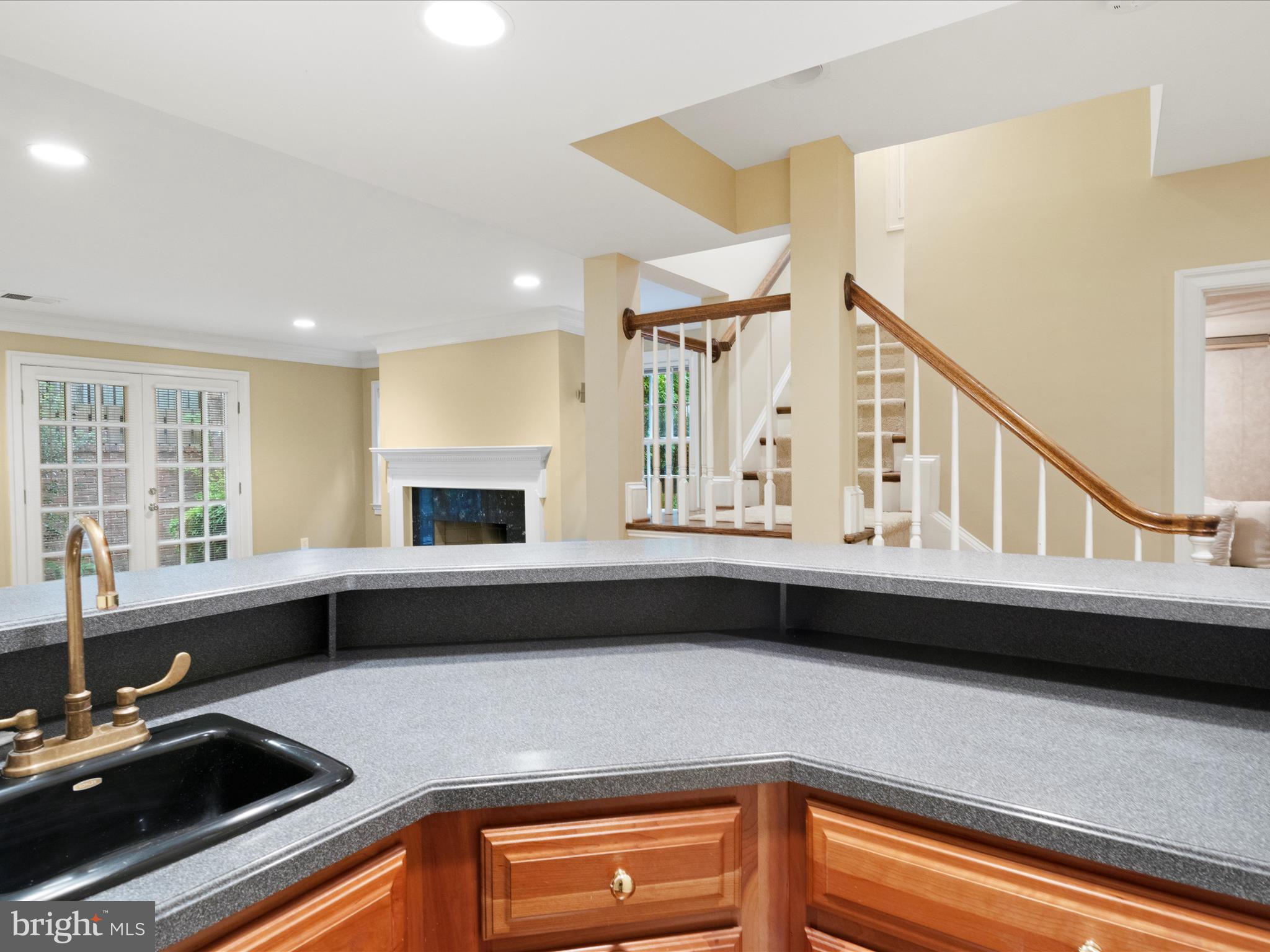 2041 MAYFAIR MCLEAN COURT
