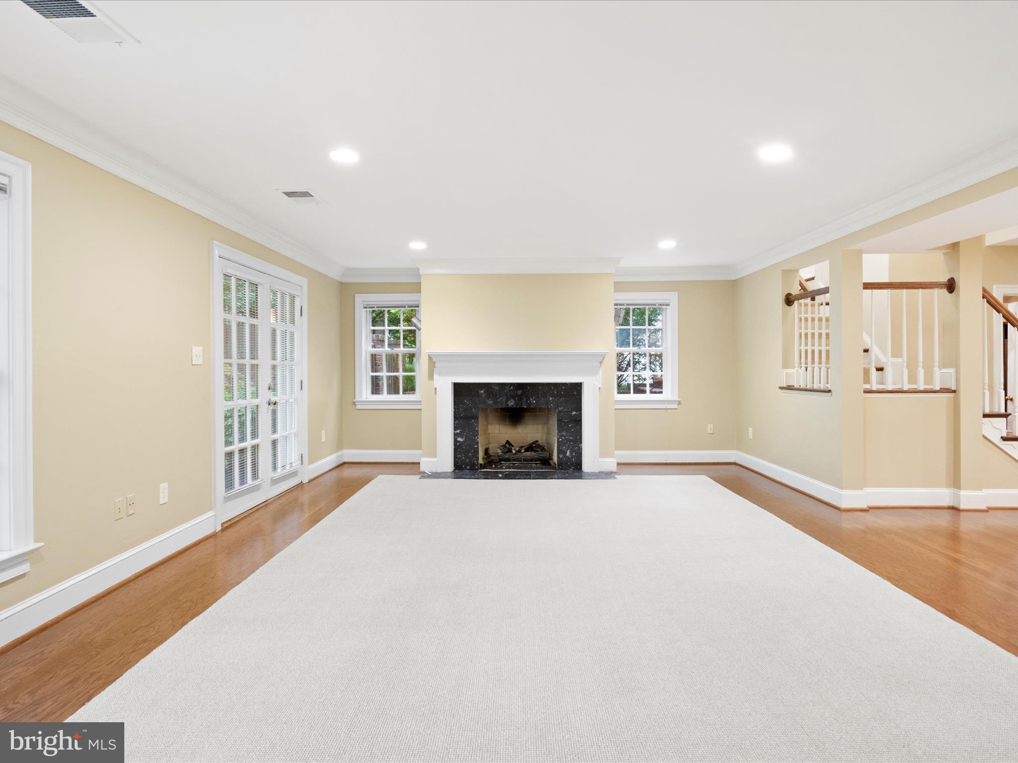 2041 MAYFAIR MCLEAN COURT
