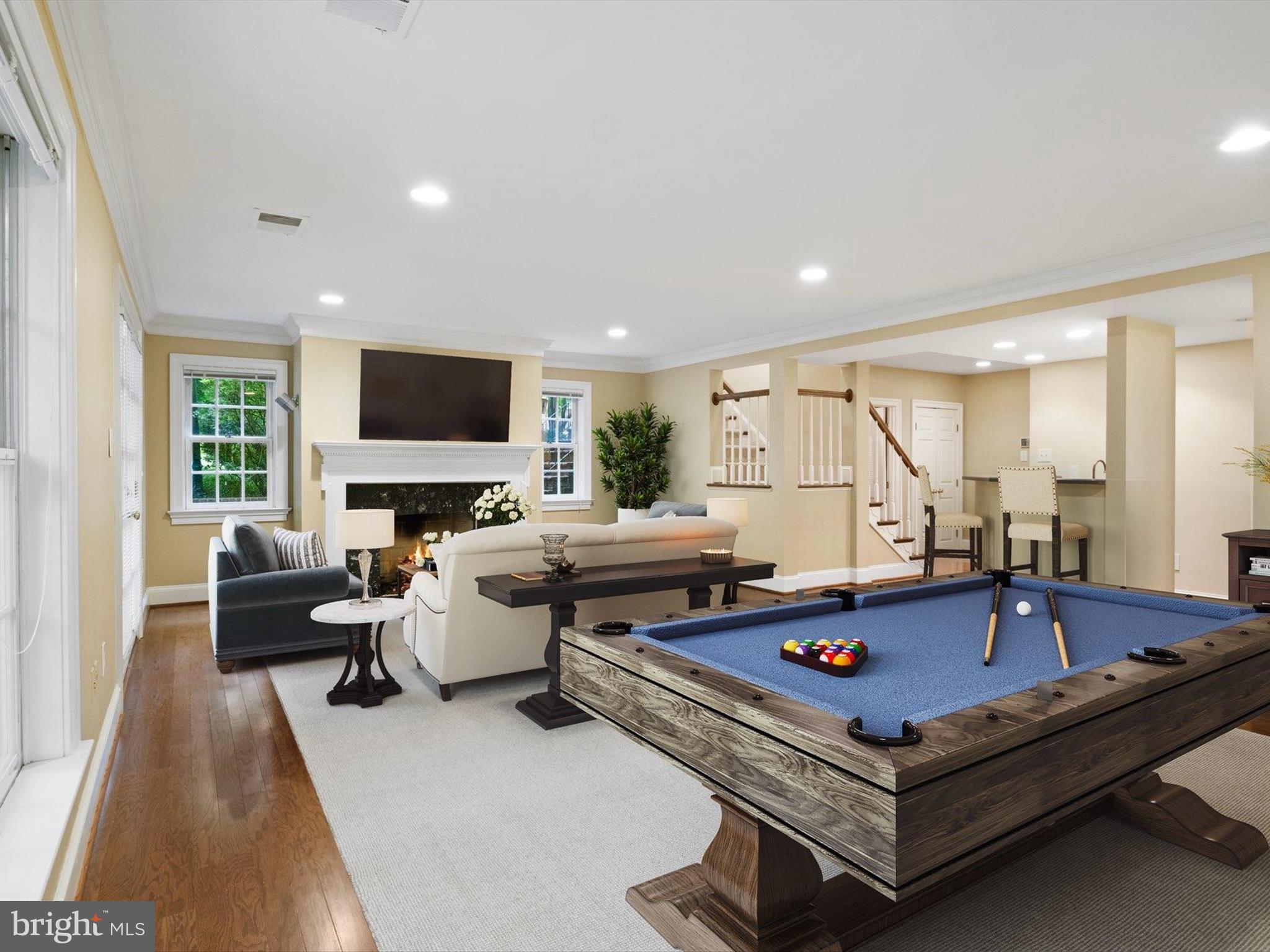 2041 MAYFAIR MCLEAN COURT