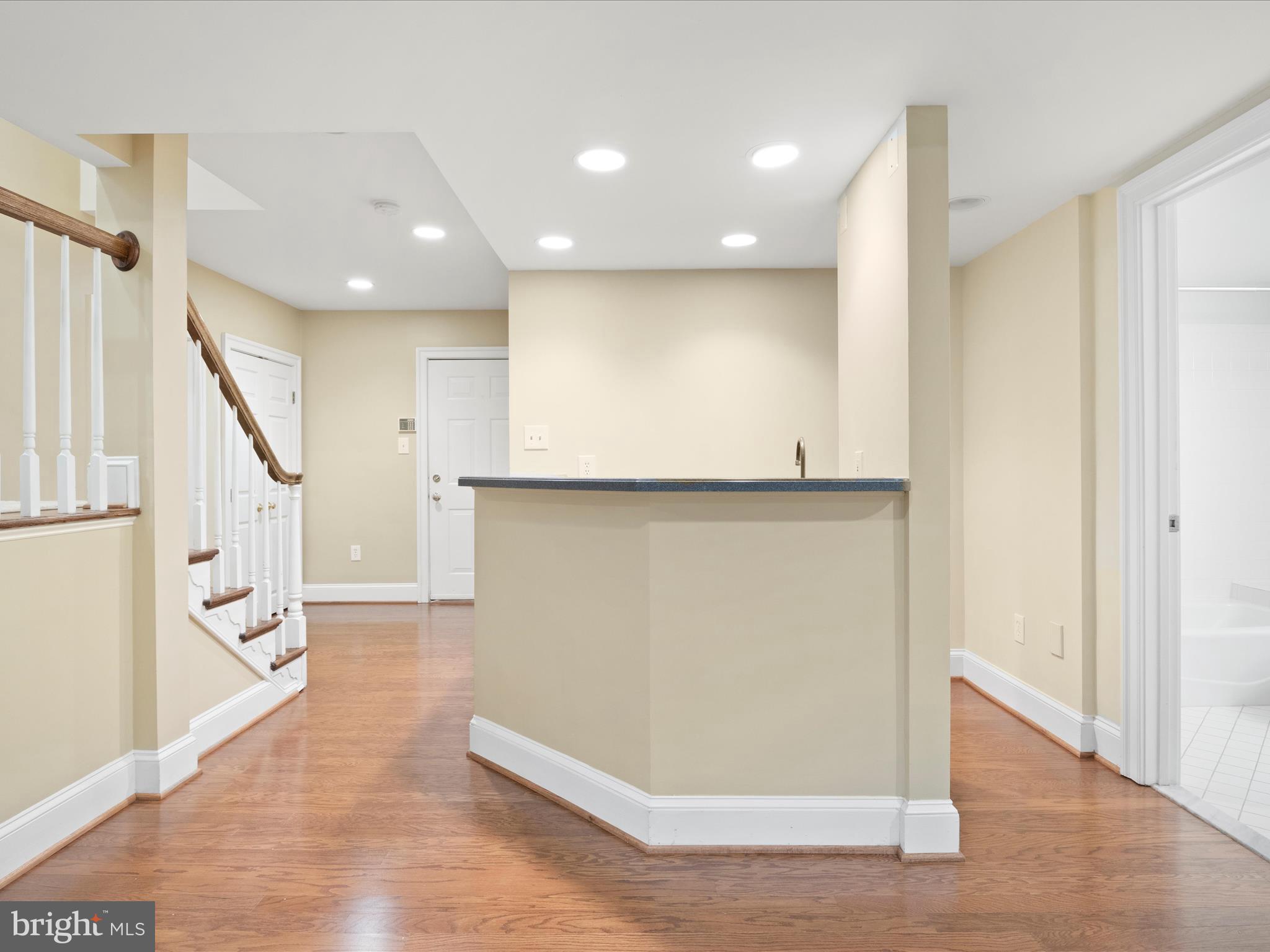 2041 MAYFAIR MCLEAN COURT