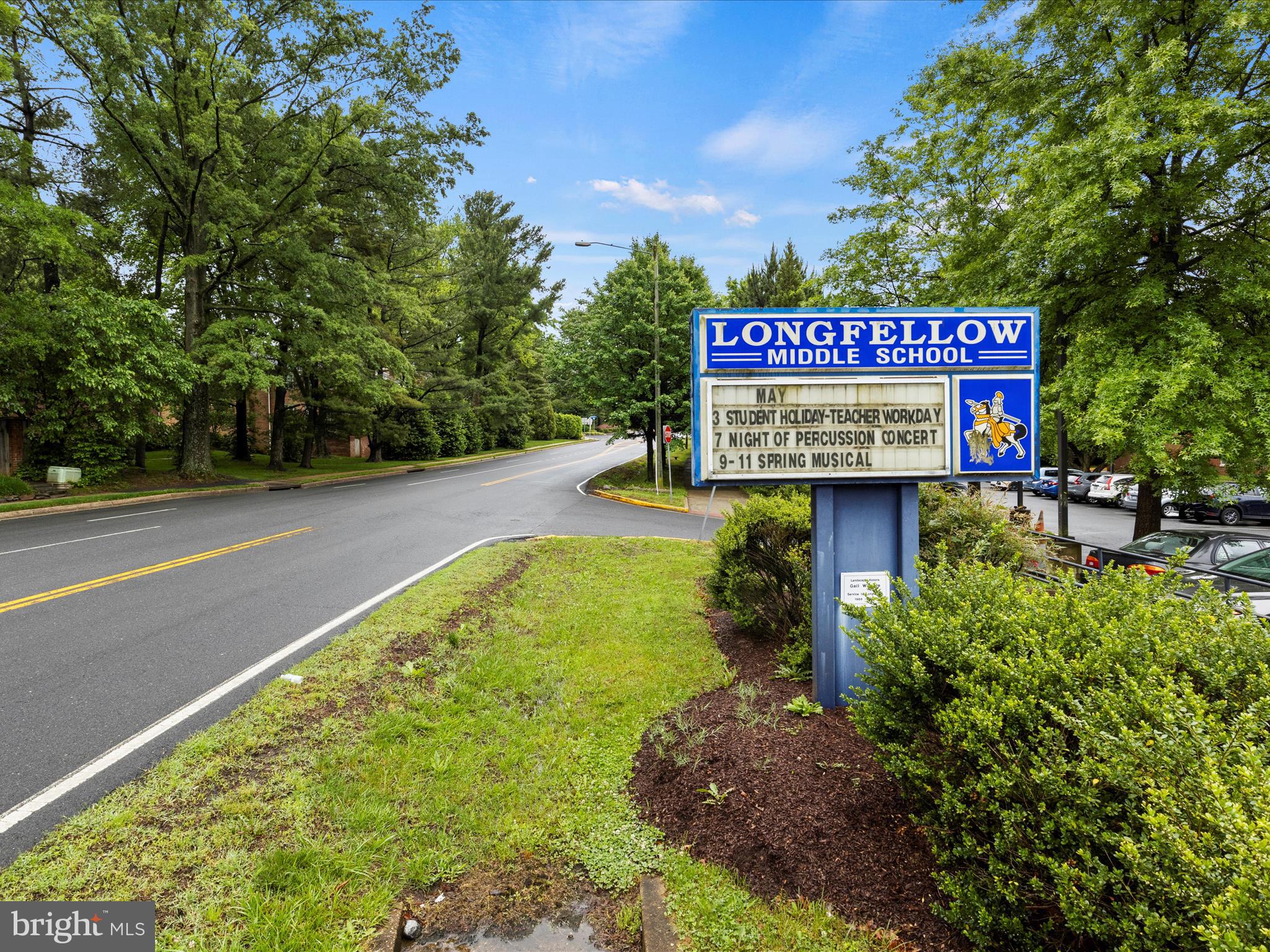 2041 MAYFAIR MCLEAN COURT