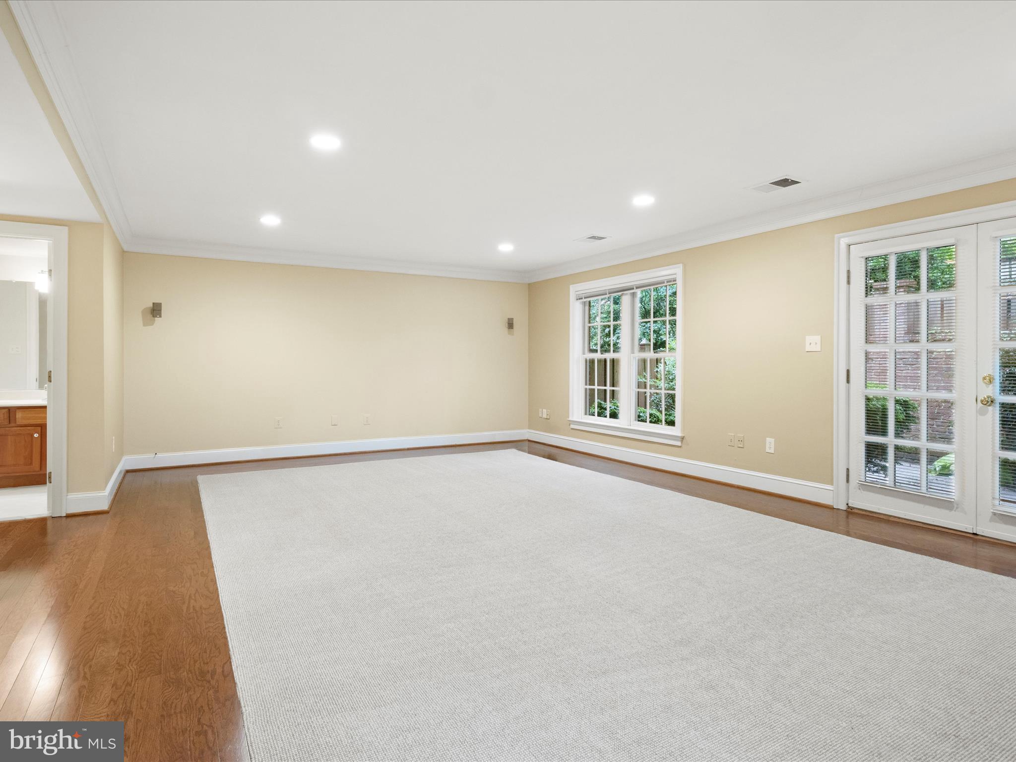 2041 MAYFAIR MCLEAN COURT