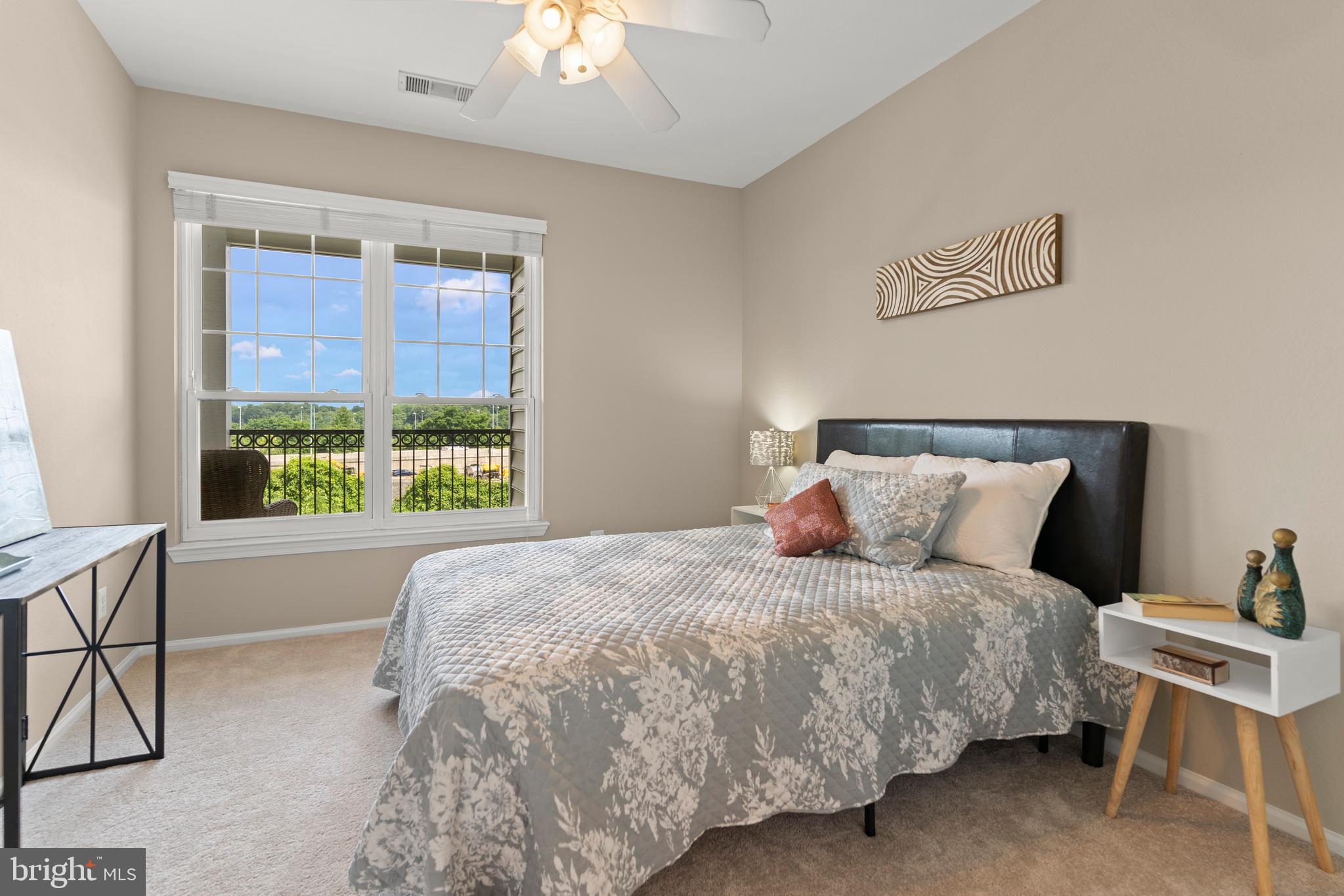 1550 SPRING GATE DRIVE 8409