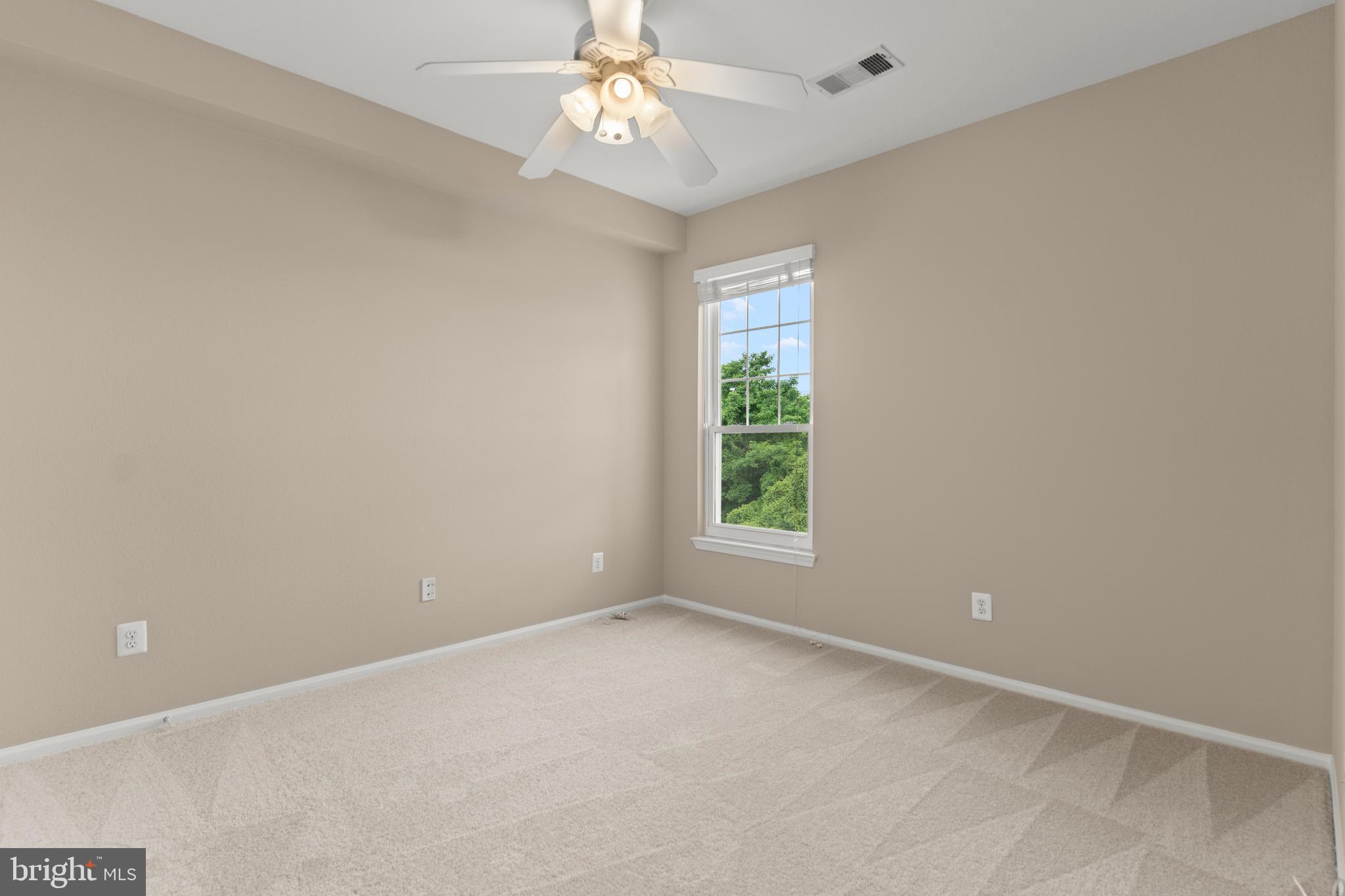 1550 SPRING GATE DRIVE 8409