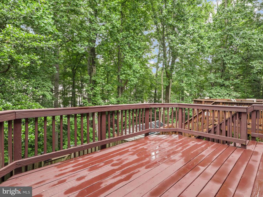 6007 SCARBOROUGH COMMONS LANE