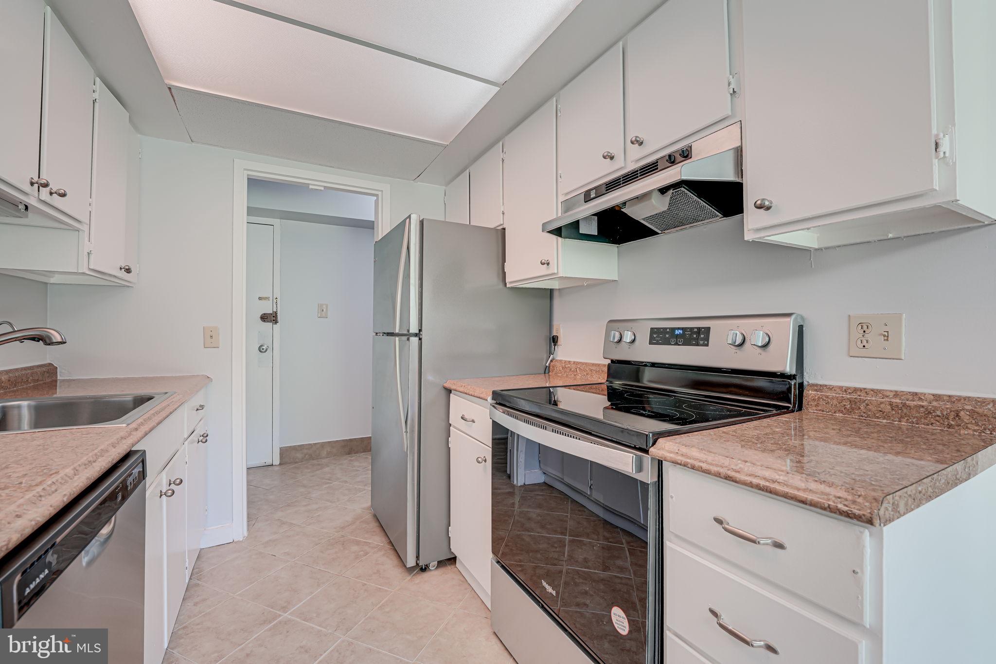 11606 STONEVIEW SQUARE 1B