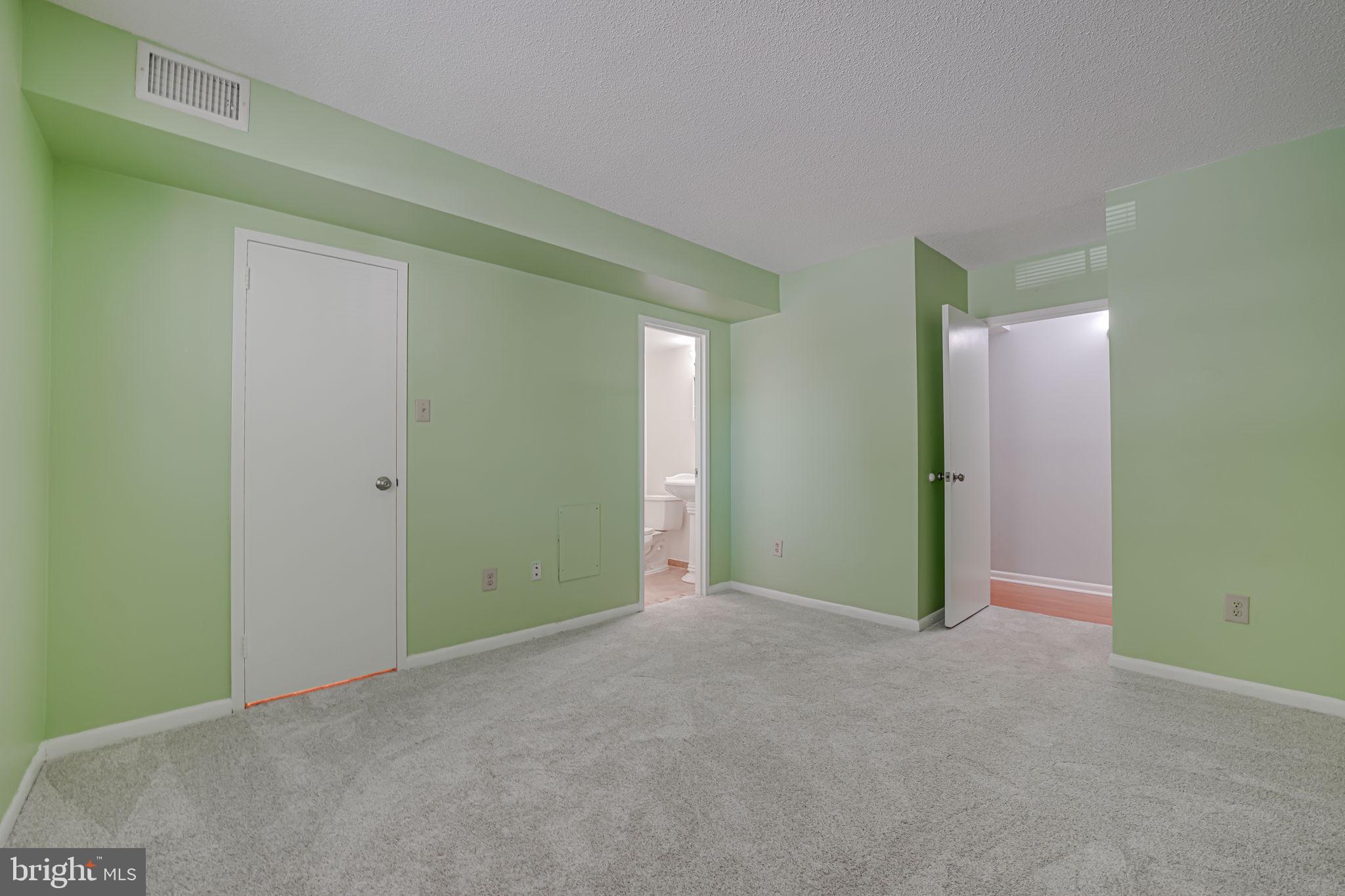 11606 STONEVIEW SQUARE 1B