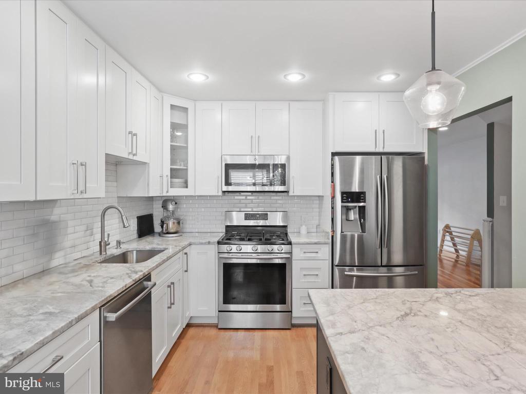 3311 ARDLEY COURT